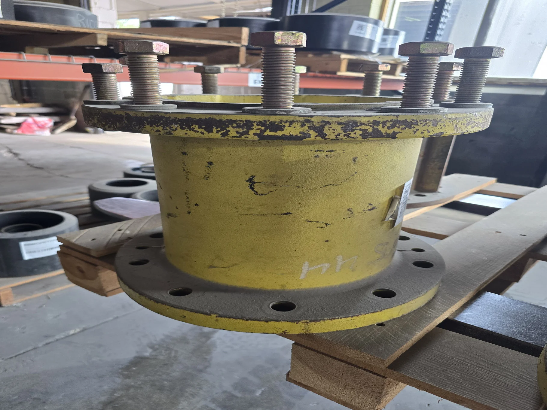 USED 13" 10-13.19-11.07 HUB YELLOW EXTENSION
