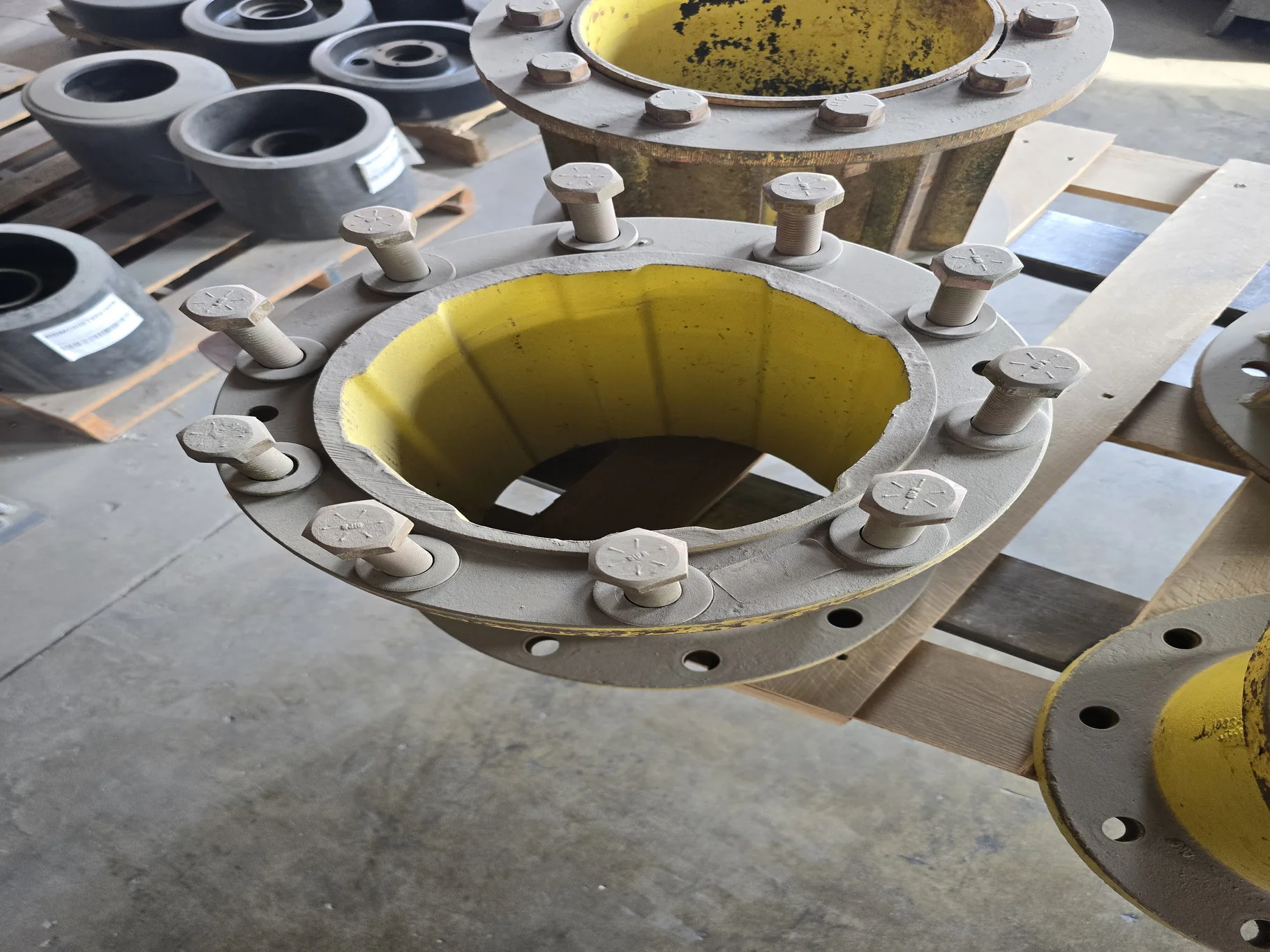 USED 13" 10-13.19-11.07 HUB YELLOW EXTENSION image 2