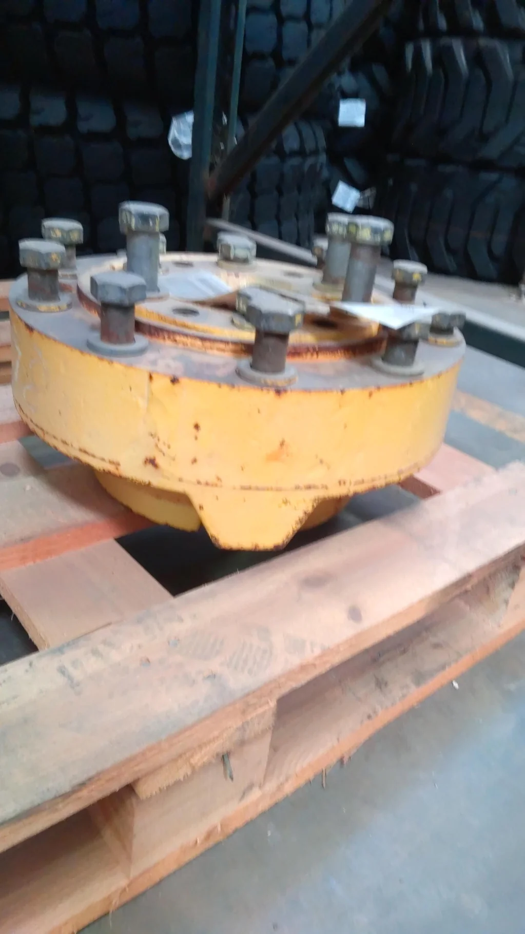 Used Hub 3 5/8" (92.075MM) 10 Bolt Yellow image 2
