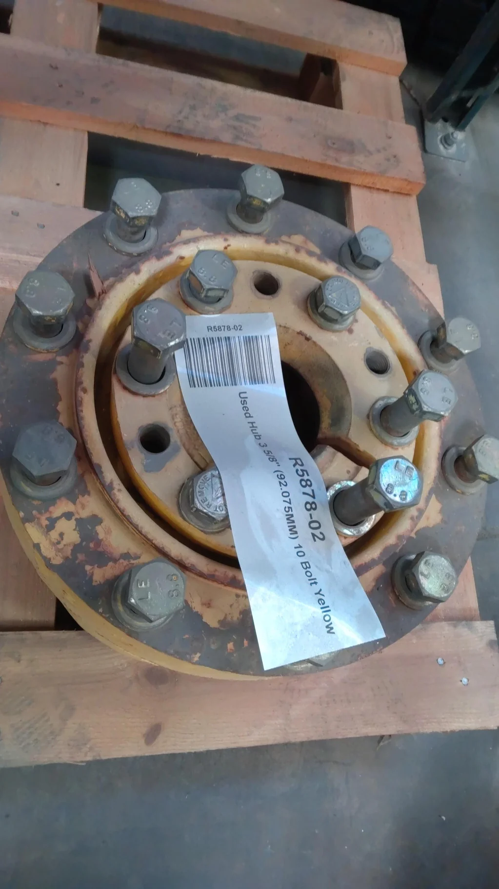 Used Hub 3 5/8" (92.075MM) 10 Bolt Yellow image 3