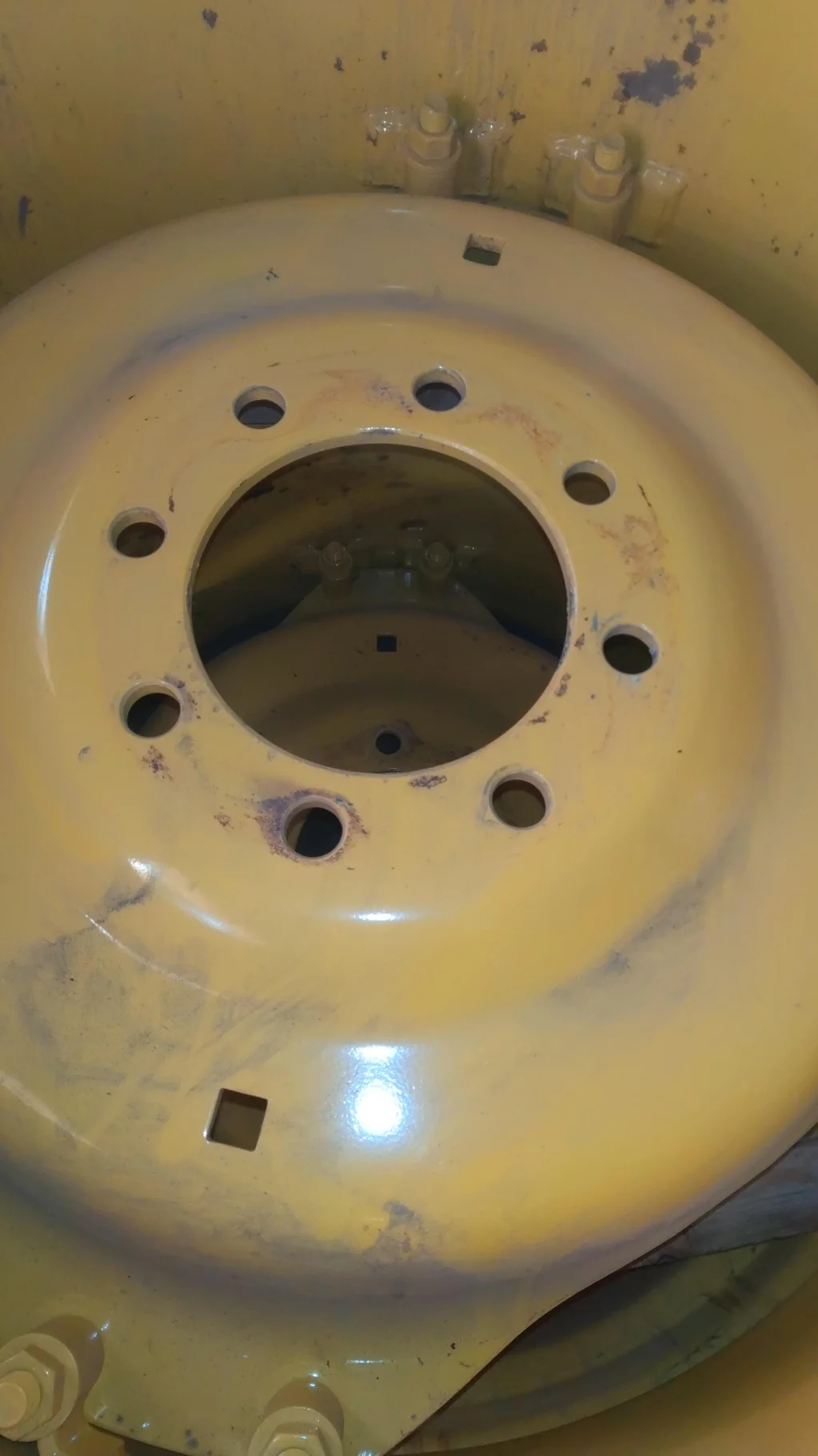 Take-Off 15 X 28 Moveero 8-8-6 4/2 Clamp Yellow Wheel image 4