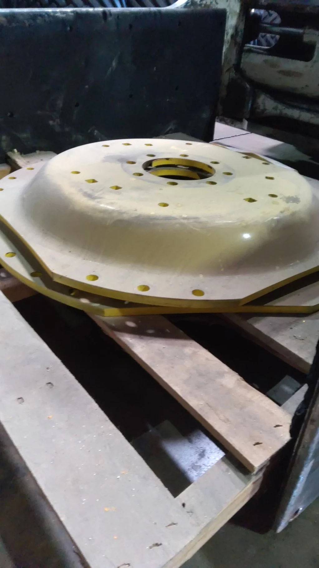Used Discs 34" 8-8-6 3 Bolt Waffle Yellow image 2