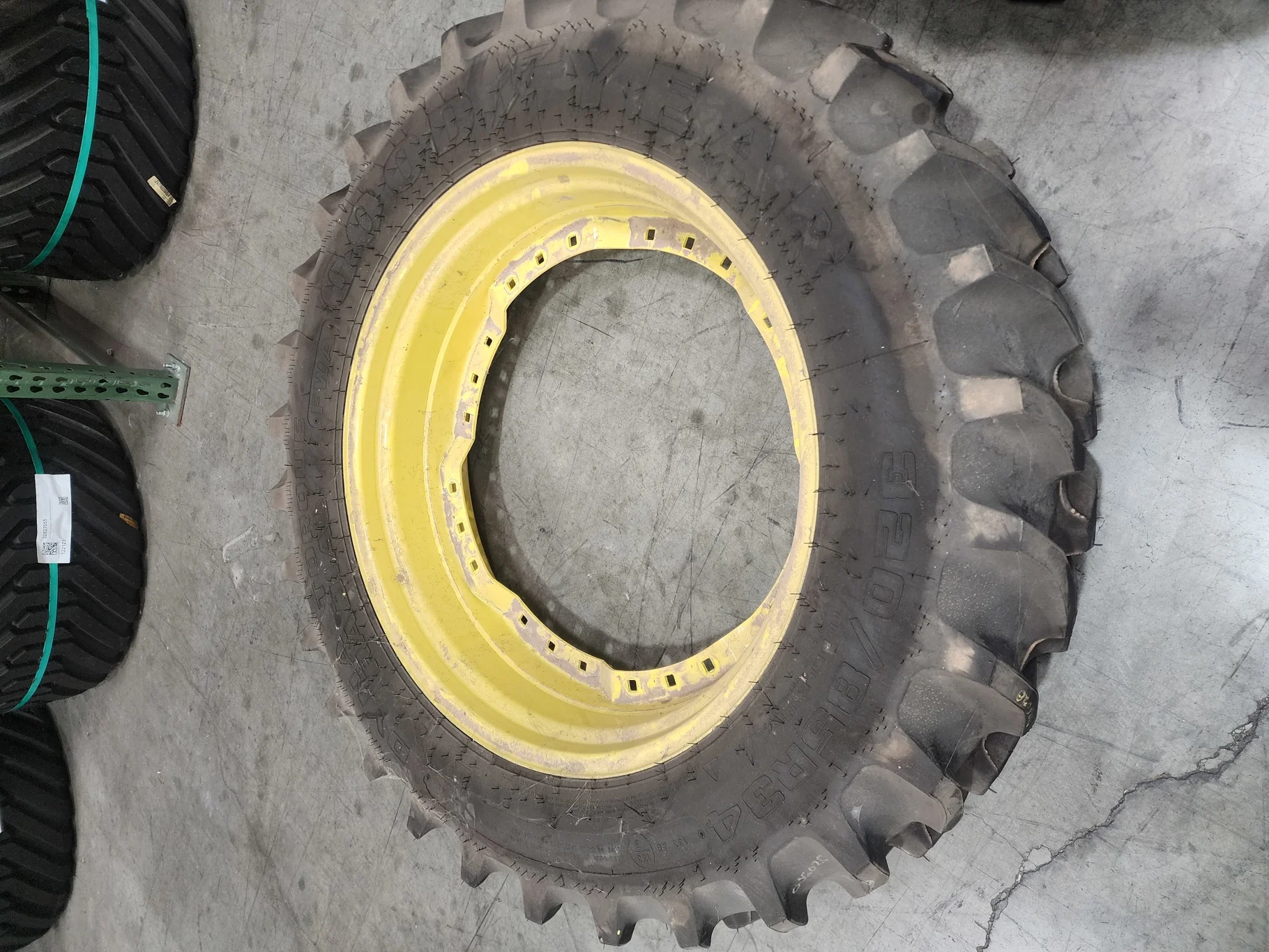 Take-Off 320/85R34 133B Goodyear Dyna Torque Radial TL R-1 95-100% on 10 X 34 10-13.19-11.07 3 Bolt image 2