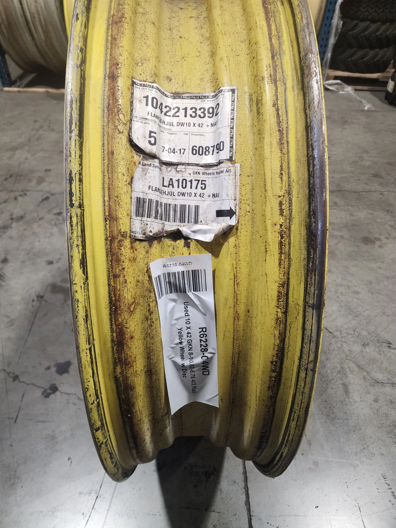 Used 10 X 42 GKN 8-10.82-8.78 4/2 Rail Yellow Wheel w/ Disc image 2