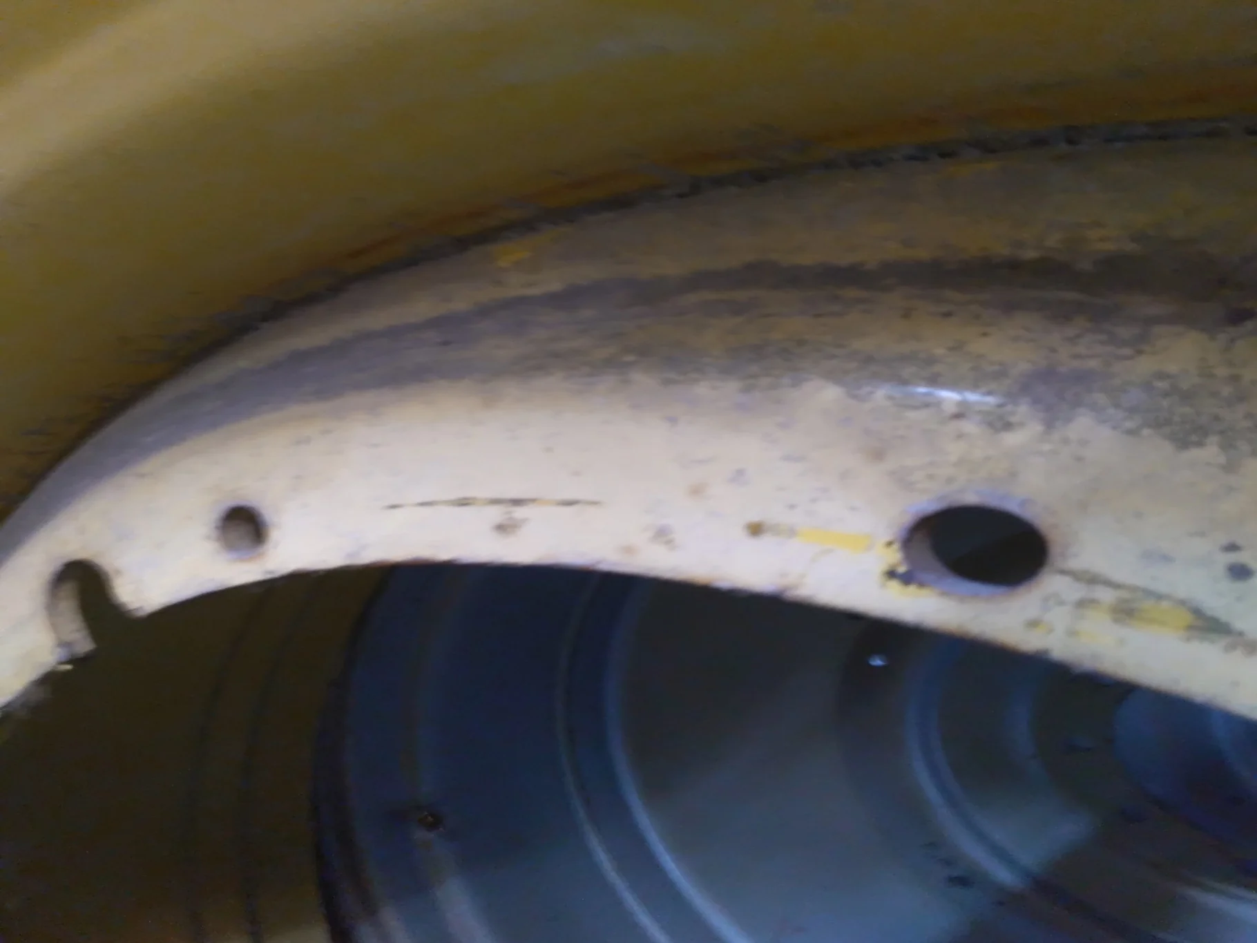 Take-Off 21 X 46 12-32.04-30.17-2.81I Rim & Rail Yellow Wheel image 3