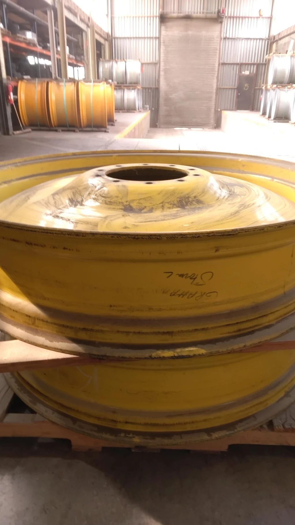 Used 10 X 46 10-13.19-11.07 Dual Yellow Wheel image 4