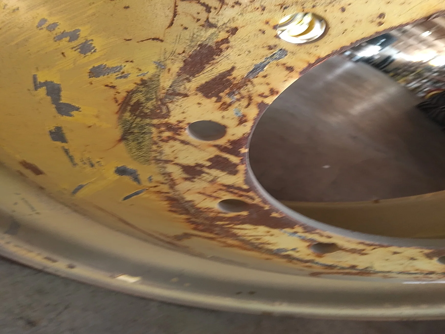 USED 16 X 42 10-13.187-11.07-12.4 (OUTSIDE) DOLLY DUAL YELLOW WHEEL image 4