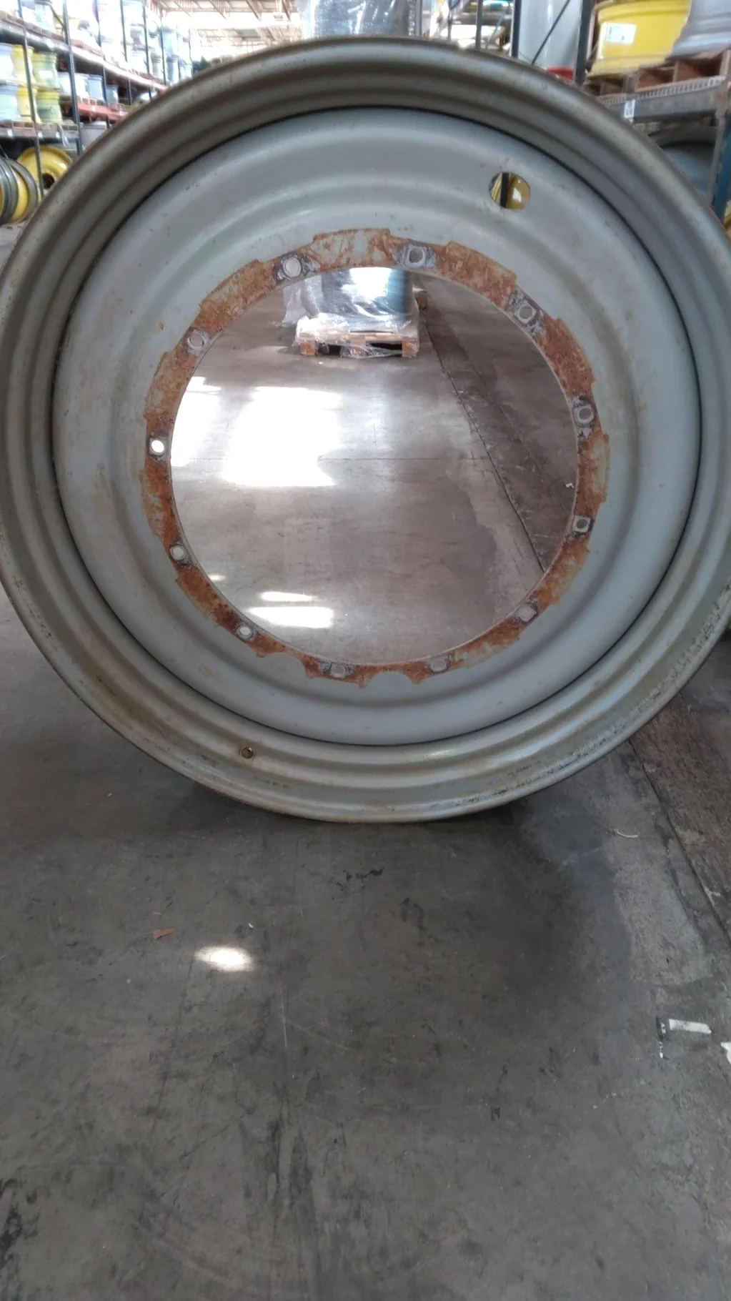 Used 15 X 50 12-30.375-28.440 Rim & Rail Silver Wheel image 5