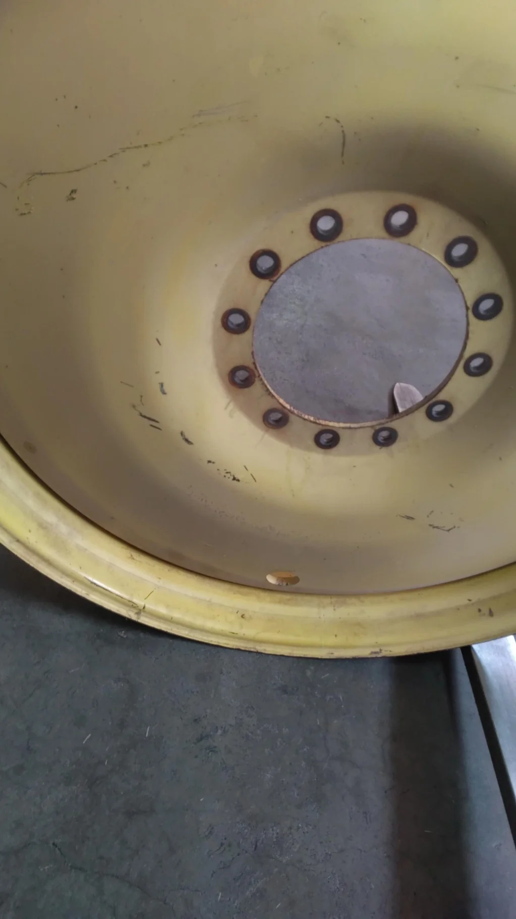 Used 10 X 50 12-13.976-11.857-1 Sprayer Yellow Wheel image 4