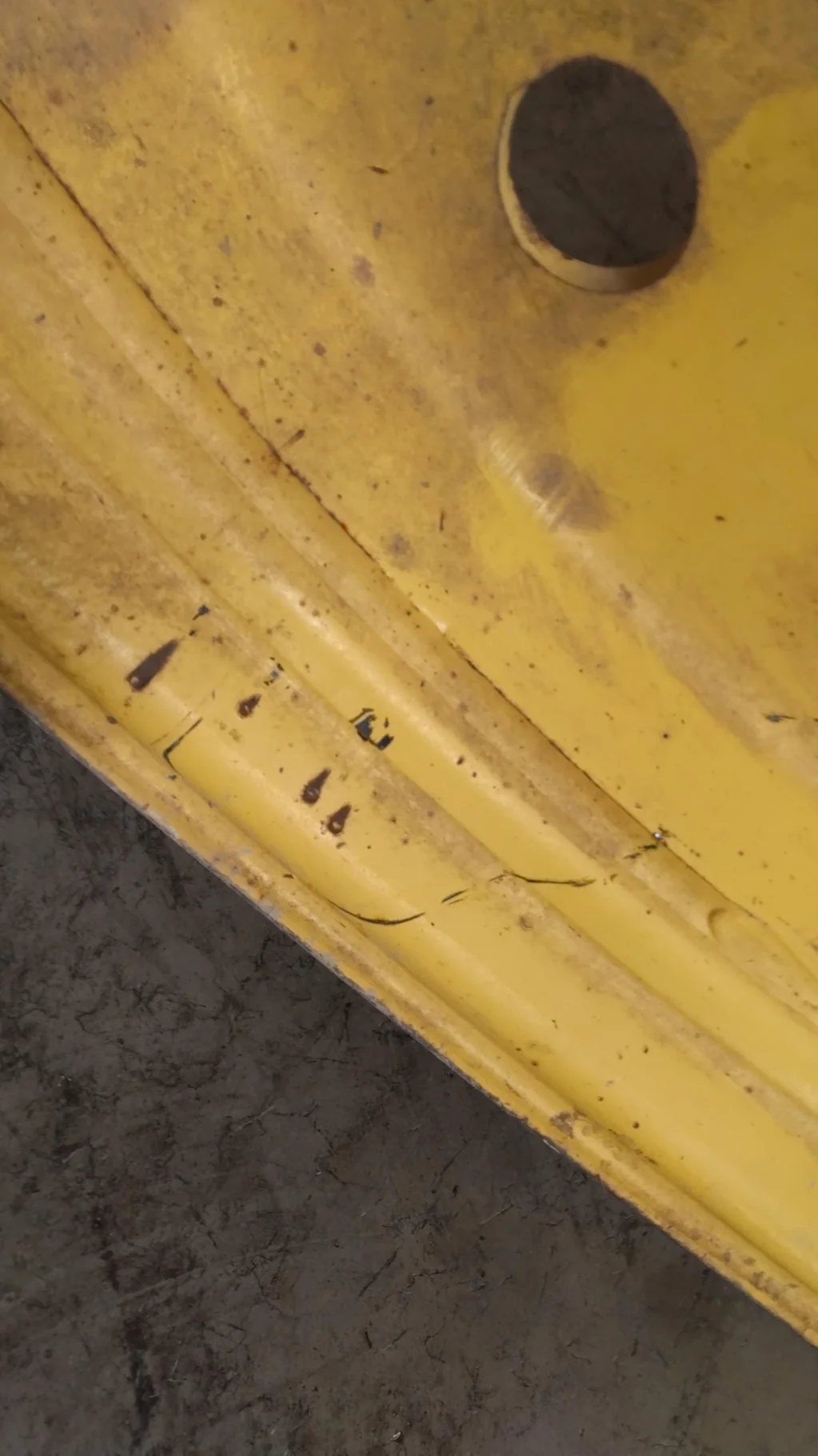 Used 10 X 50 12-13.976-11.857-1 Sprayer Yellow Wheel image 2