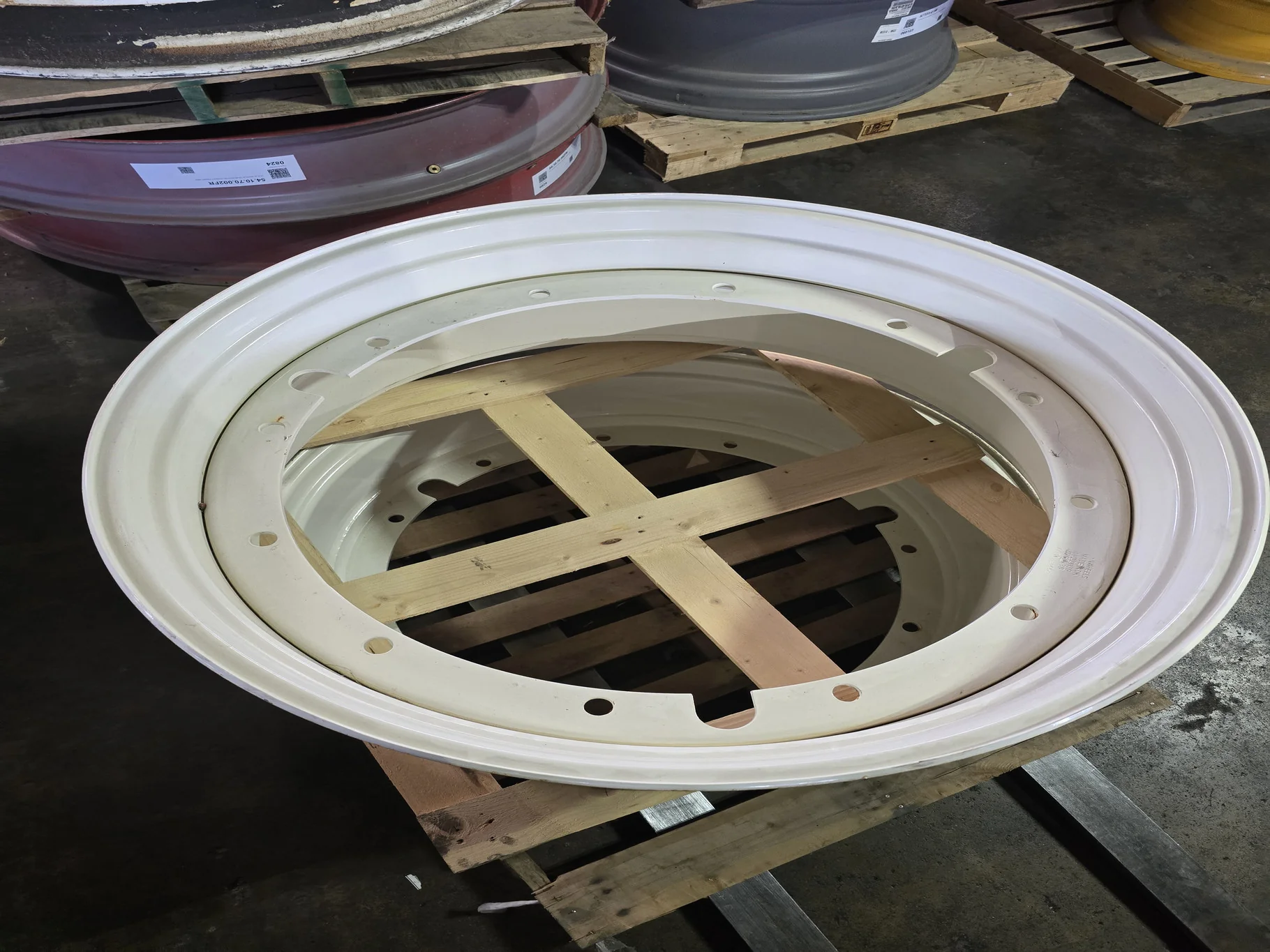 Take-Off 15 X 38 GKN 12-32.04-30.17-2.81I Rim & Rail White Wheel image 2