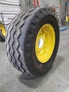 Take-Off 11L-15/8 Goodyear Labored TL I-3 95-100% on 8 X 15 6-6-4.625 Solid Wheel Yellow Wheel (Asse image 3