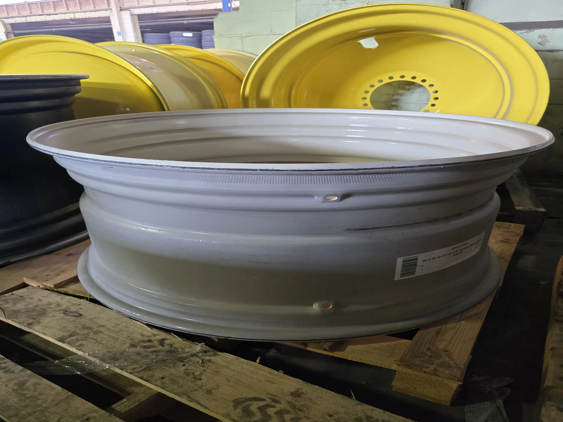 20 X 38 10-13.19-11.07 Sprayer White Wheel Refurb image 2