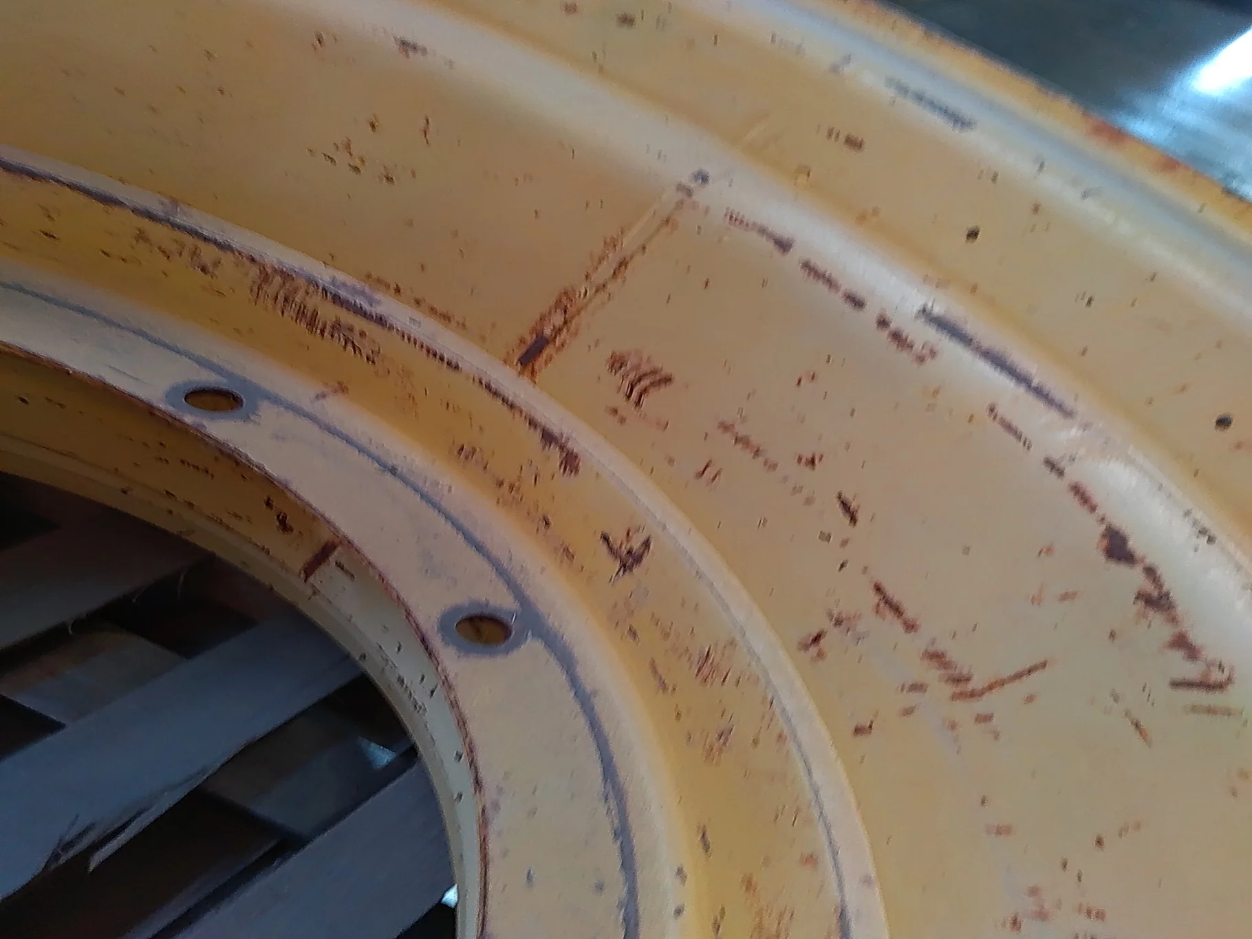 Used 25 X 38 12-32.047-30.07 Rim & Rail Yellow Wheel image 2
