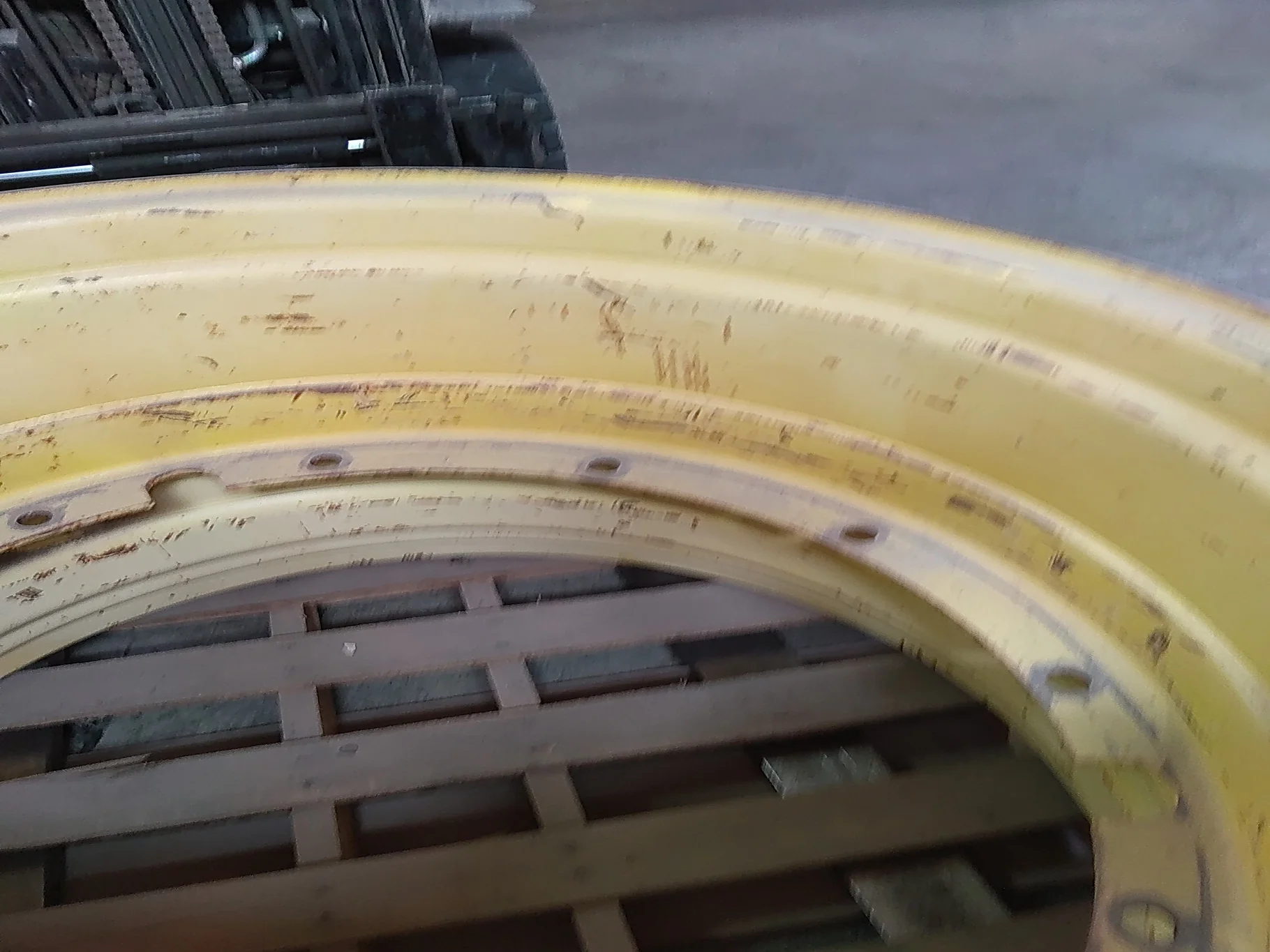 Used 25 X 38 12-32.047-30.07 Rim & Rail Yellow Wheel image 8