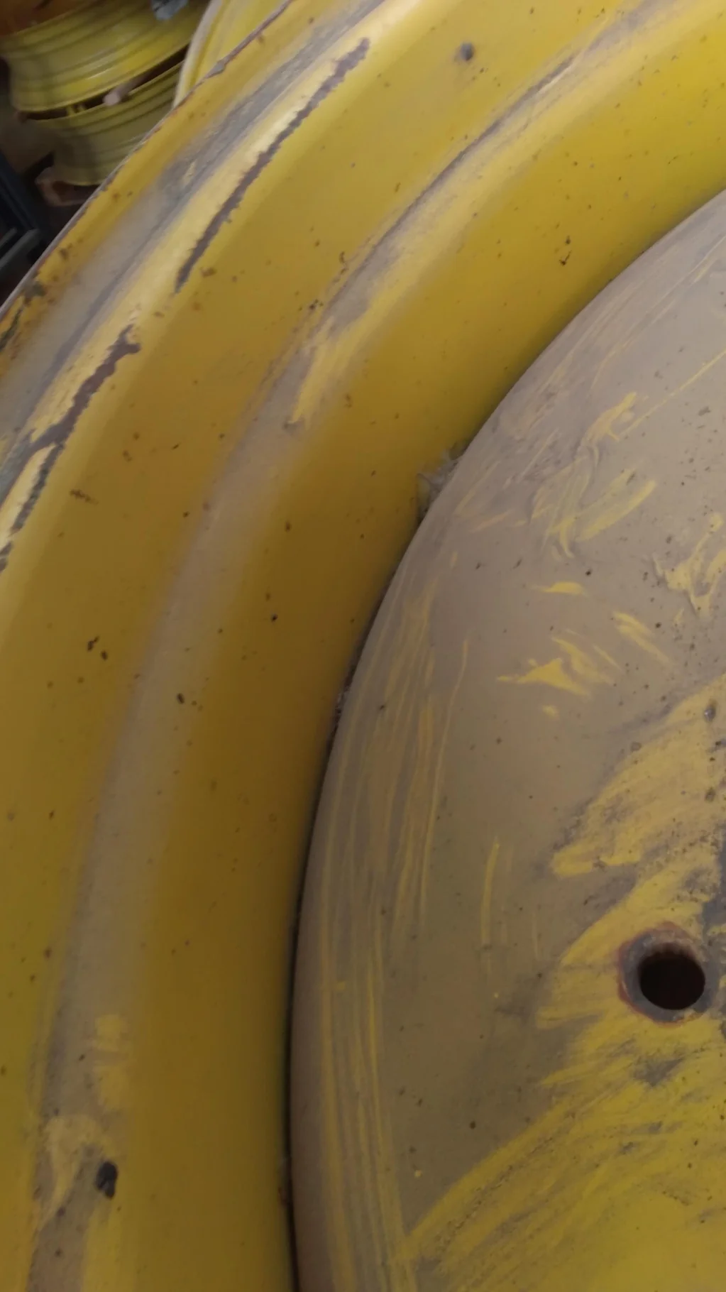 Used 25 X 38 10-13.19-11.07 Dual Yellow Wheel image 4