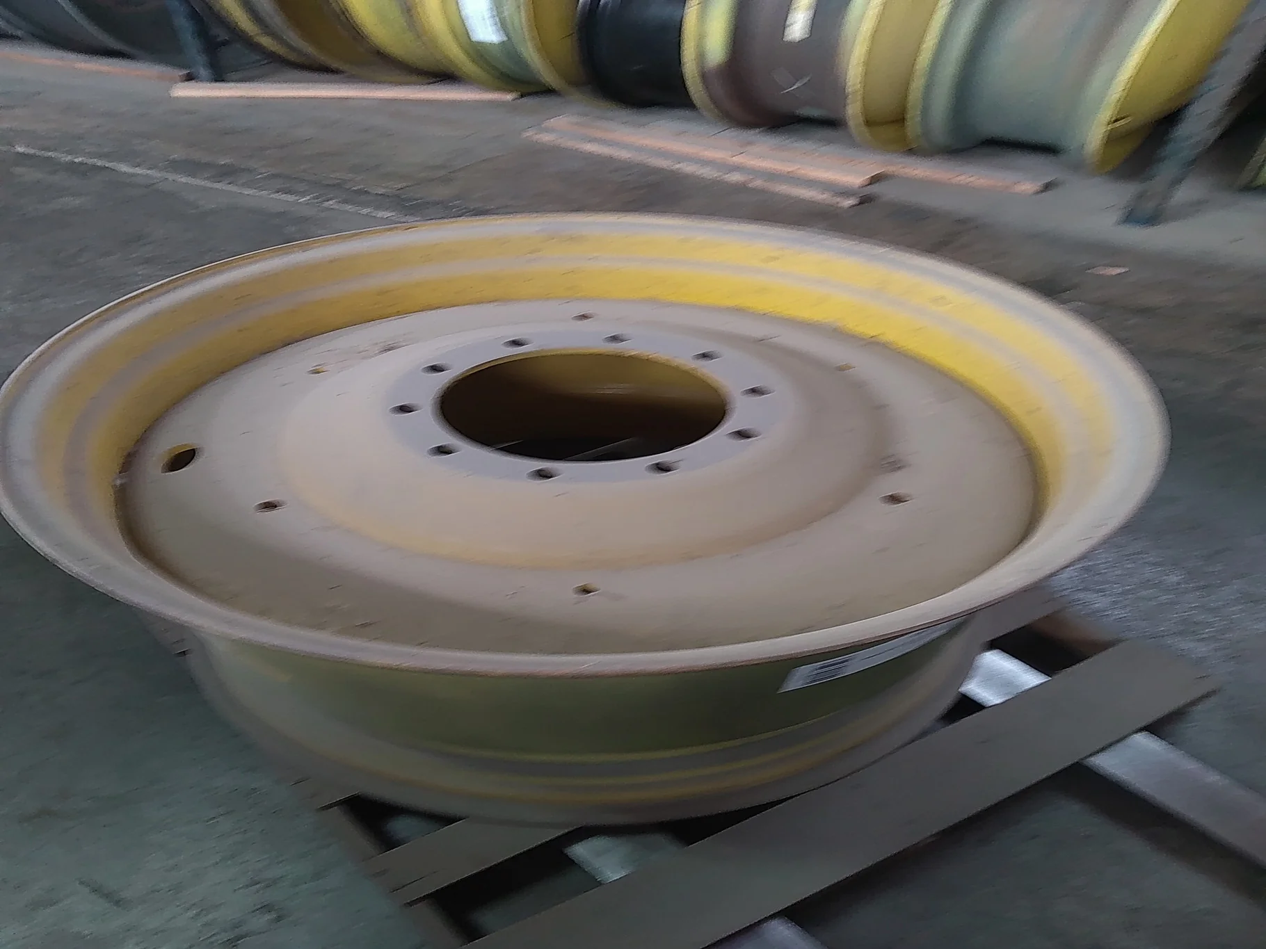 Used 25 X 38 10-13.18-11.09-10.6I Dual Yellow Wheel