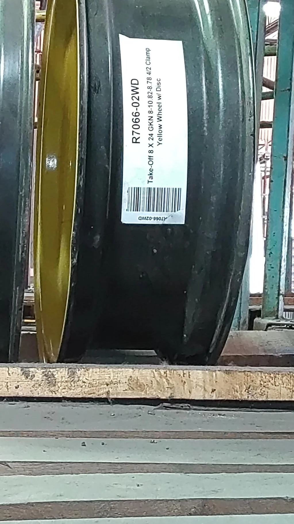 Take-Off 8 X 24 GKN 8-10.82-8.78 4/2 Clamp Yellow Wheel w/ Disc image 2