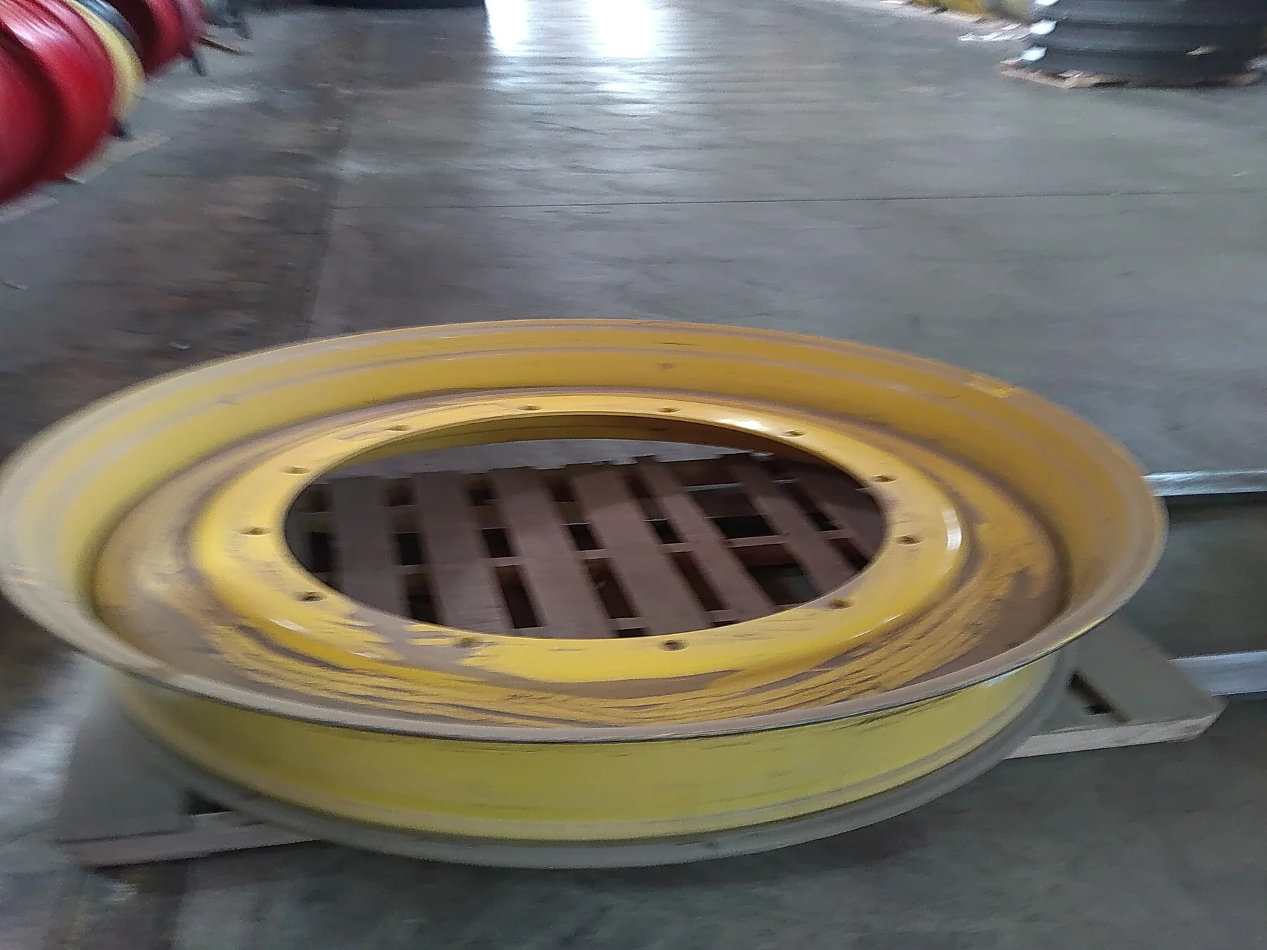 Used 15 X 50 GKN 12-32.04-30.07-2.81IN Sprayer Yellow Wheel image 2