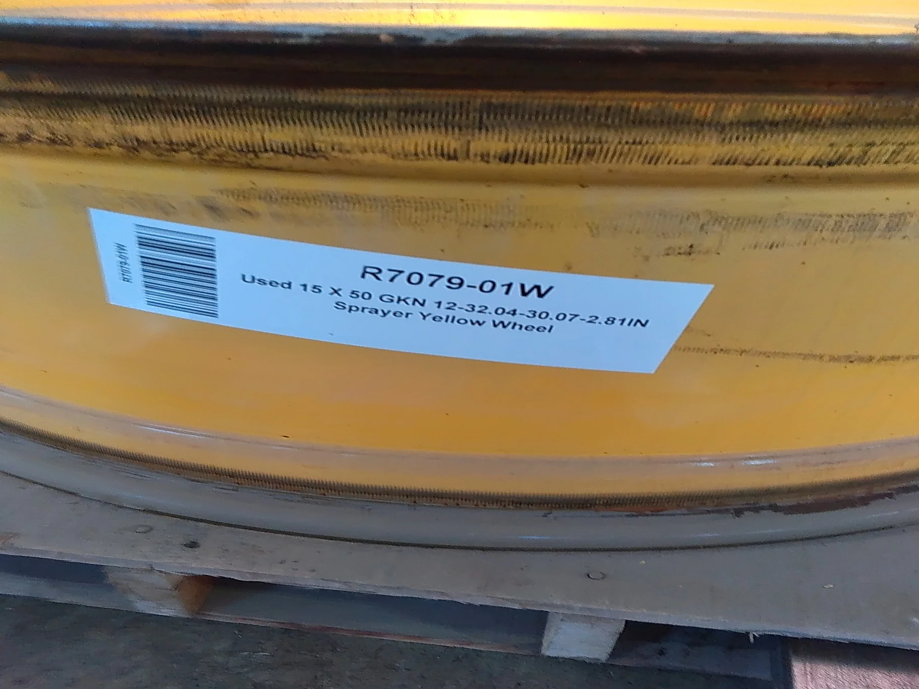 Used 15 X 50 GKN 12-32.04-30.07-2.81IN Sprayer Yellow Wheel image 5
