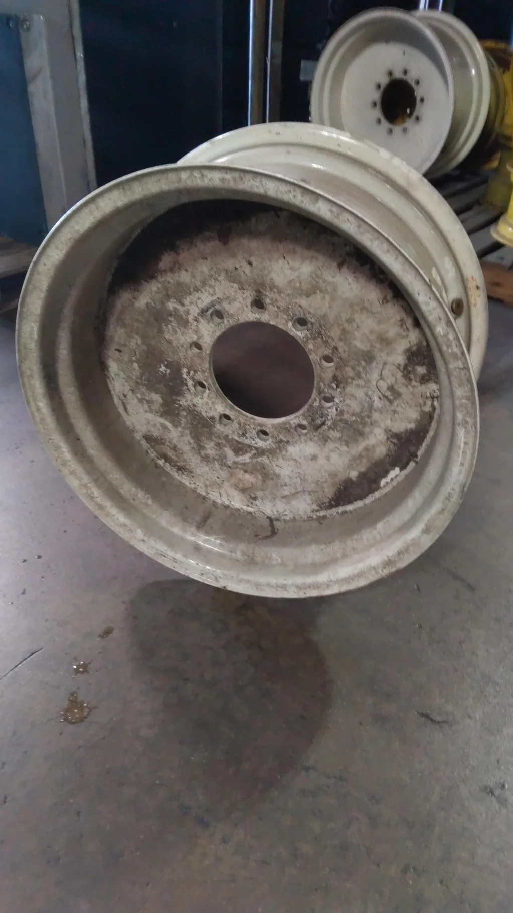 Take-Off 12 X 24 10-8.858-6.92 Combine White Wheel image 4