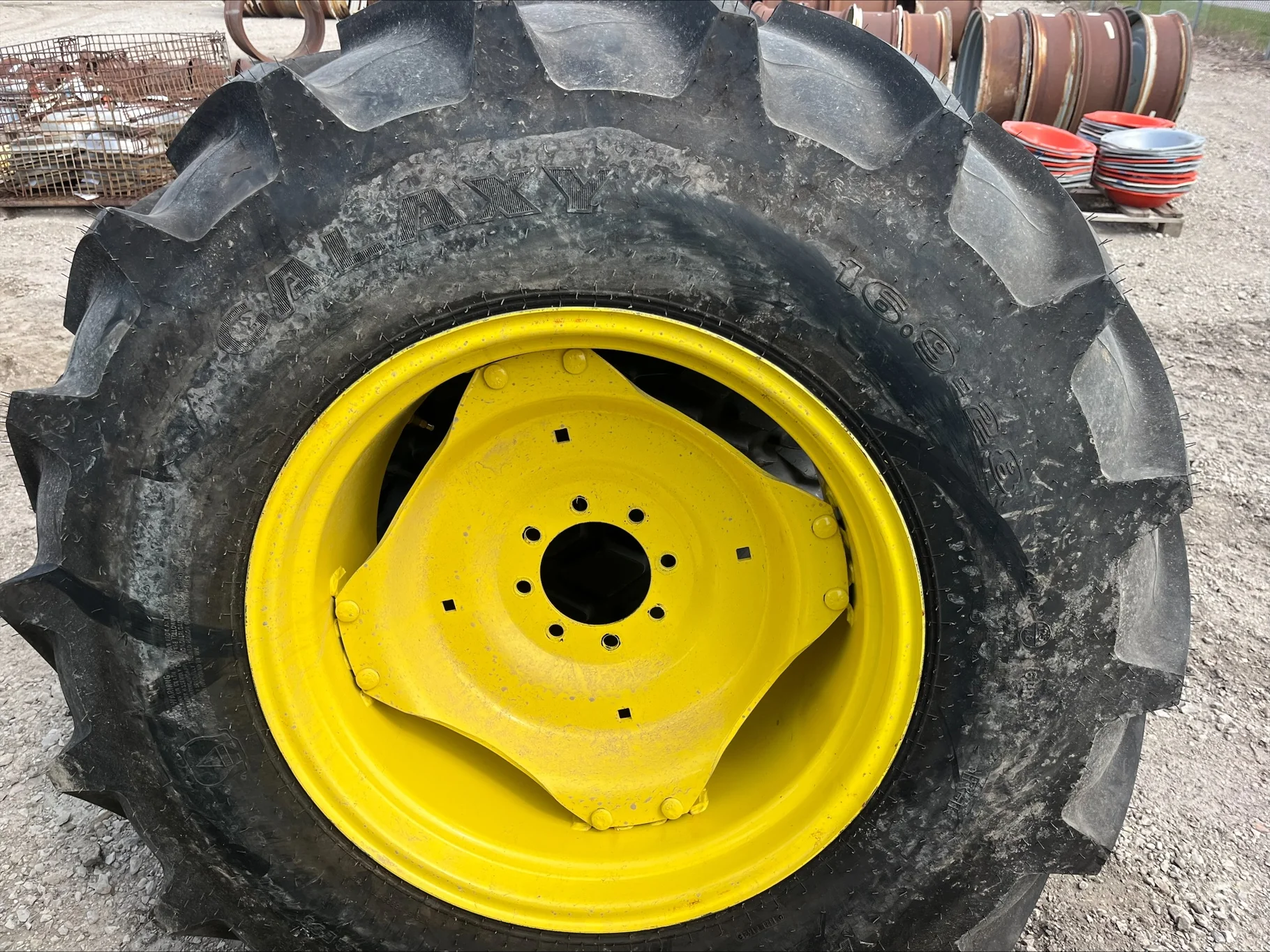 Take-Off 16.9-28/6 Galaxy Agritrac II TL R-1 95-100% 15 X 28 WIL 8-8-6 4/2 Clamp Yellow Wheel w/ Dis
