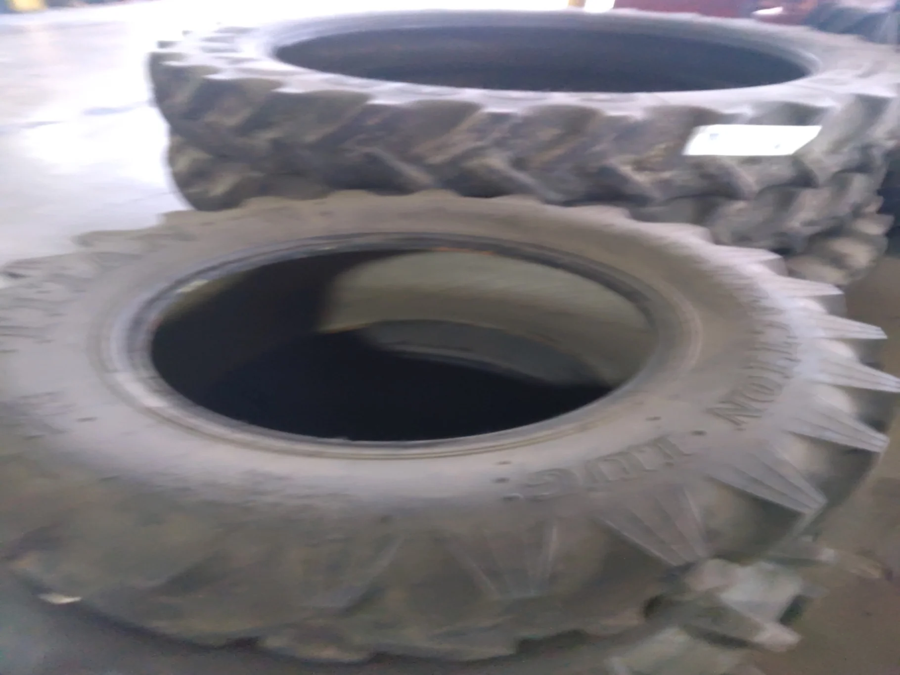 Used 13.6-24/8 Titan Hi Traction Lug TL R-1 80-85% image 2