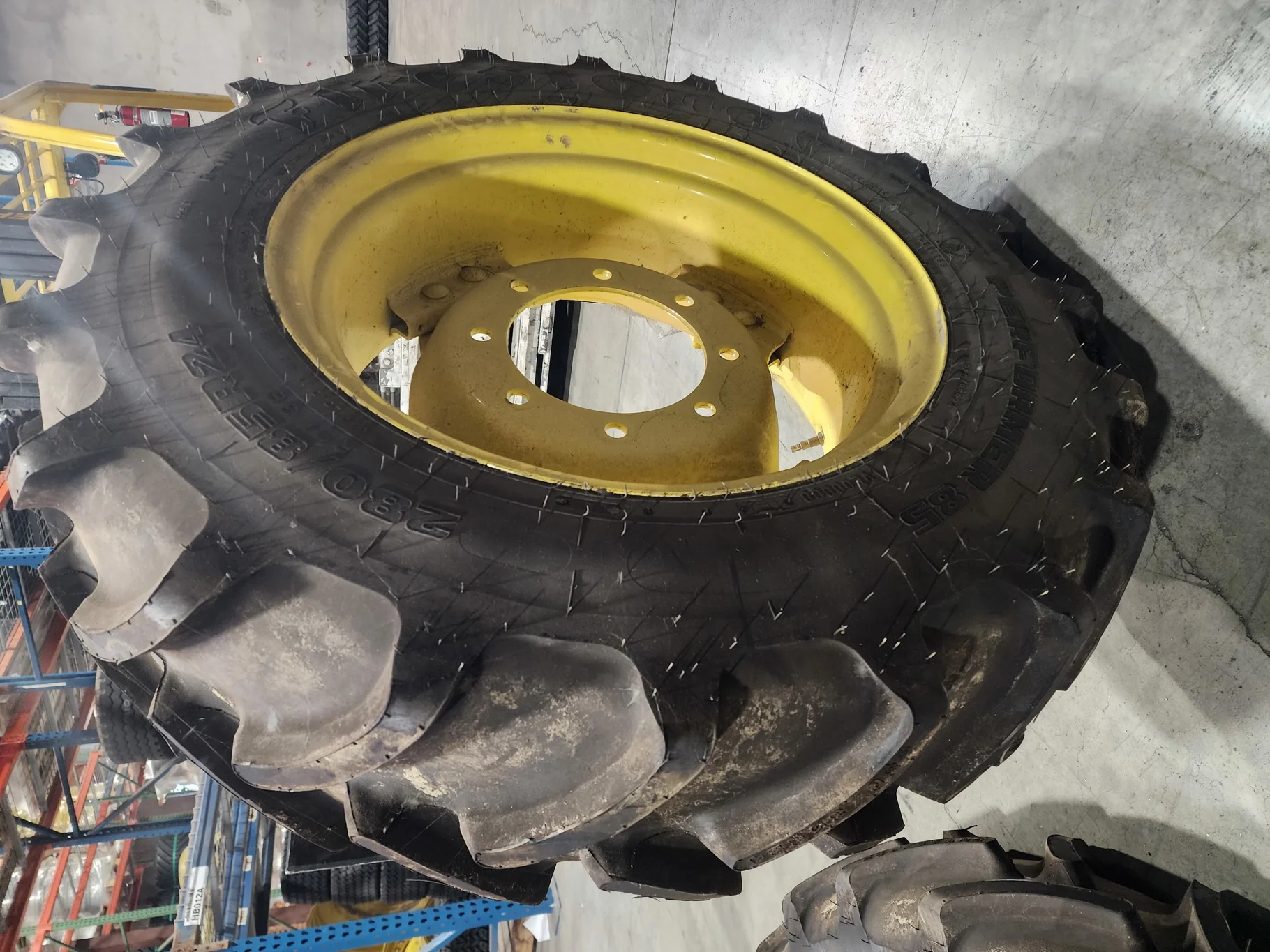 Take-Off 280/85R24 115D Firestone Performer 85 TL R-1W 95-100% on 10 X 24 GKN 8-10.82-8.78 4/2 image 2