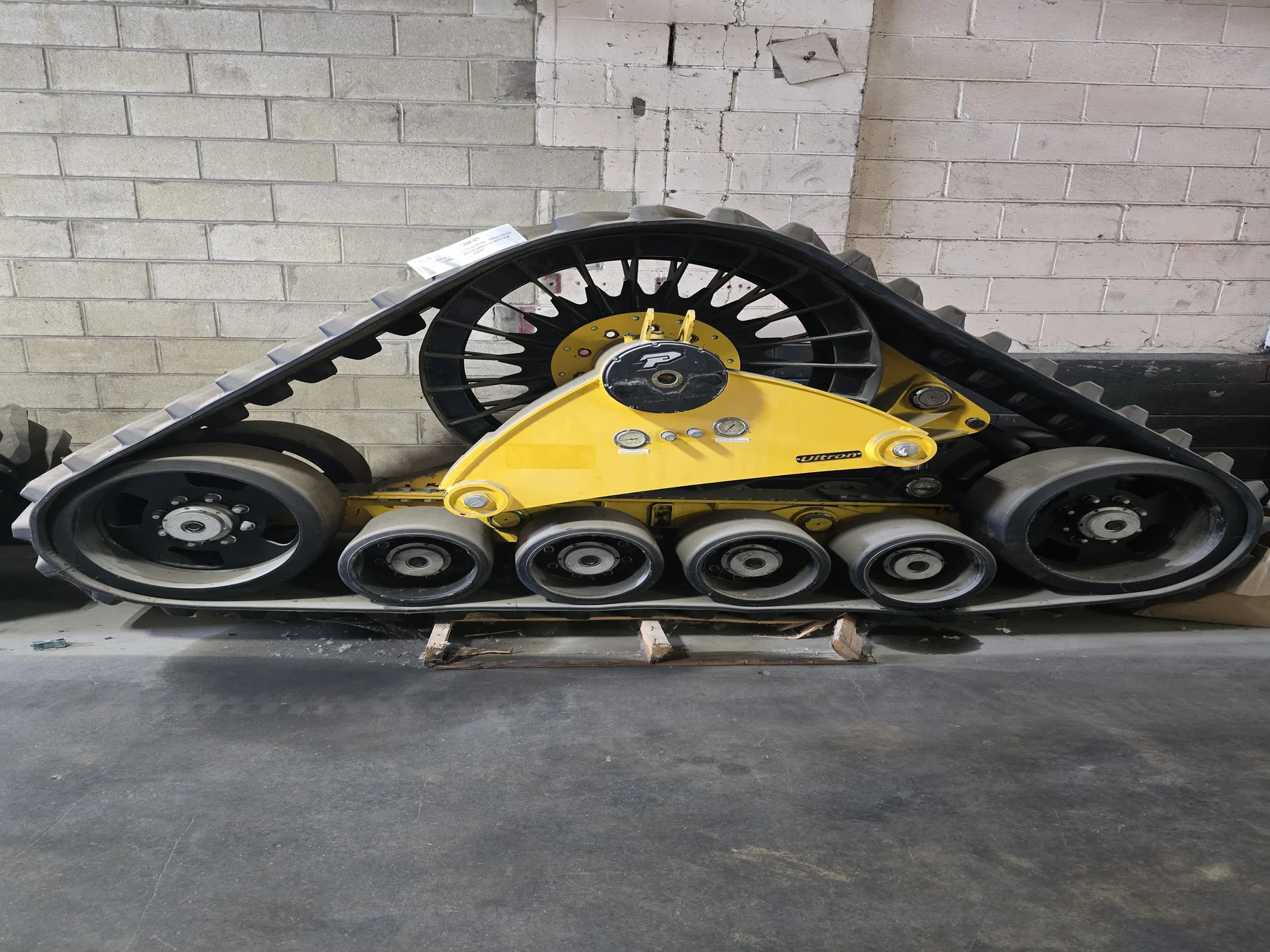 USED 34" POLUZZI ULTRON TERRA DRIVE COMBINE UNDERCARRIAGE SYSTEM RIGHT