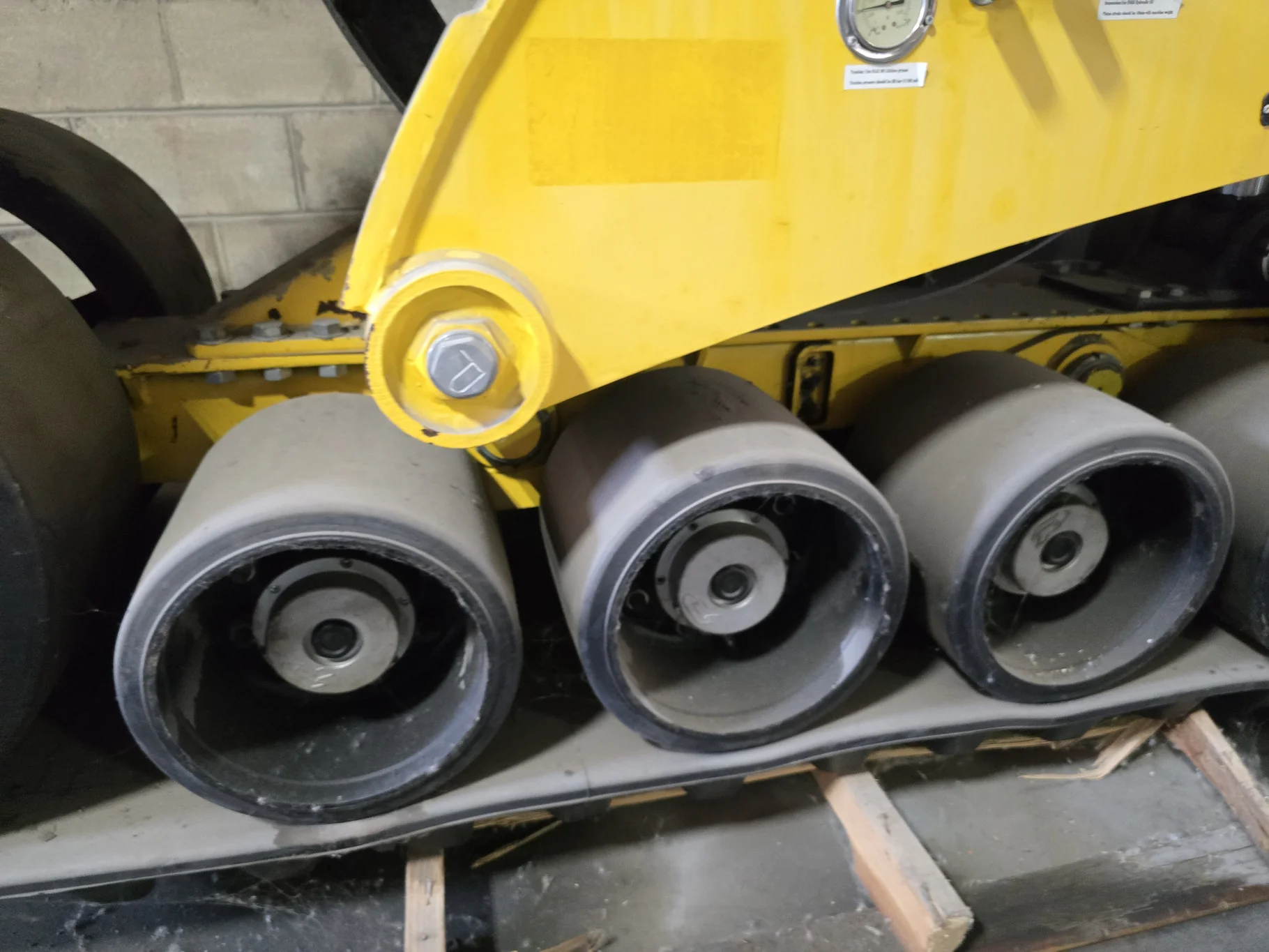 USED 34" POLUZZI ULTRON TERRA DRIVE COMBINE UNDERCARRIAGE SYSTEM RIGHT image 5