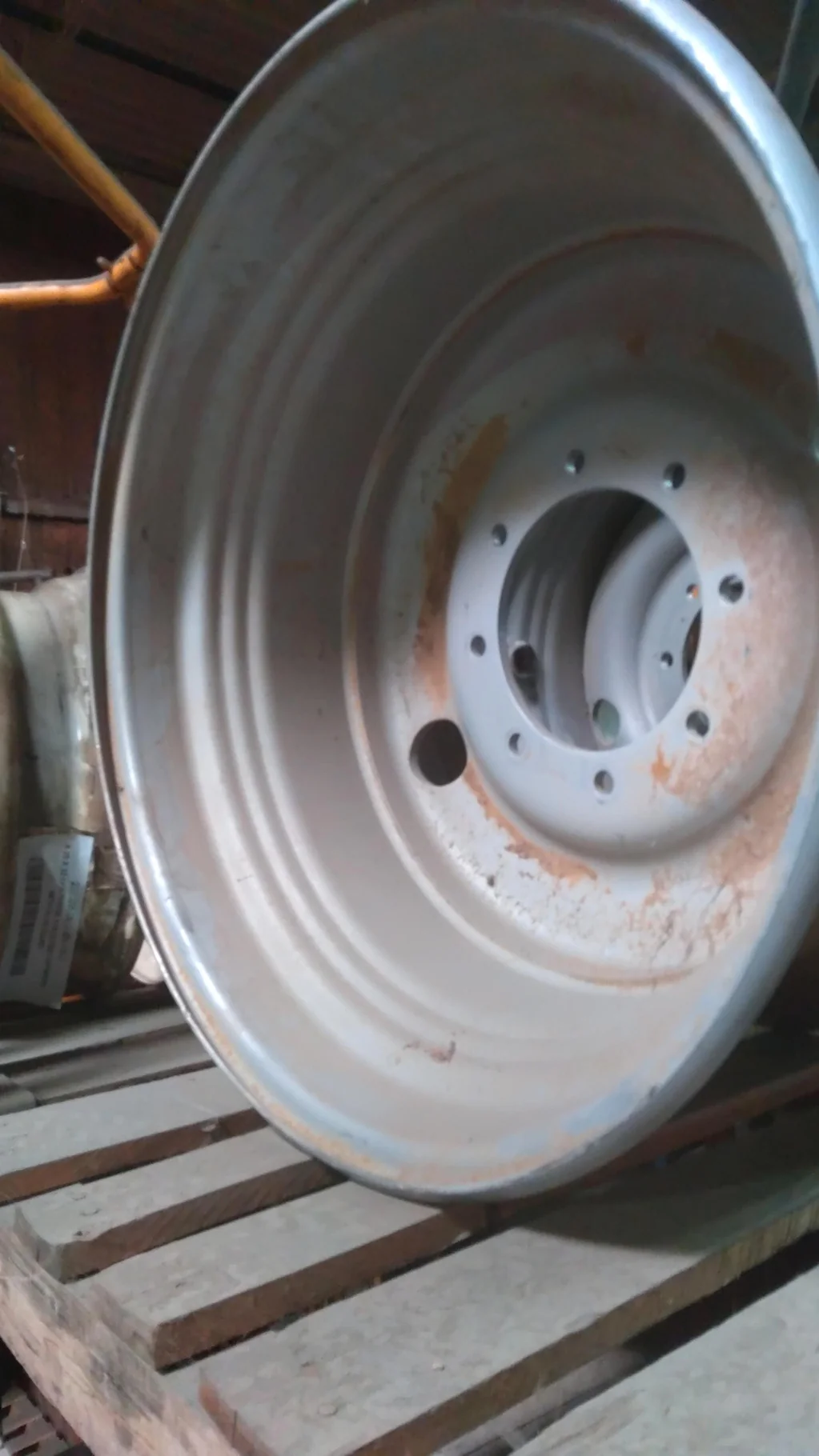 Take-Off 18 X 28 GKN 8-10.82-8.78 Solid Silver Wheel image 2