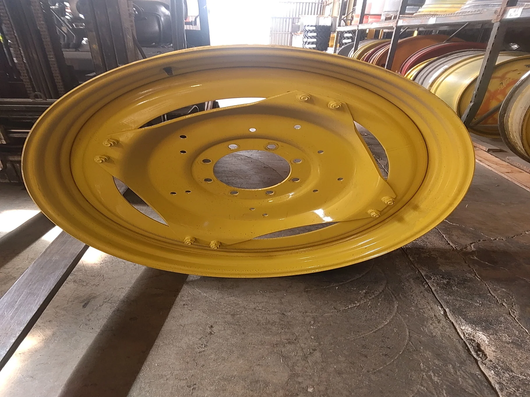 Take-Off 10 X 42 GKN 8-10.82-8.78 4/2 Rail Yellow Wheel w/ Disc (Assembly)