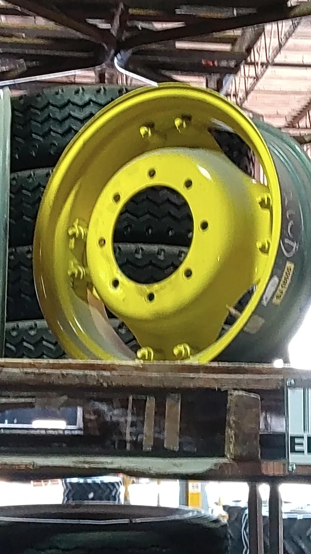 Take-Off 8 X 24 GKN 8-10.82-8.78 4/2 Clamp Yellow Wheel w/ Disc