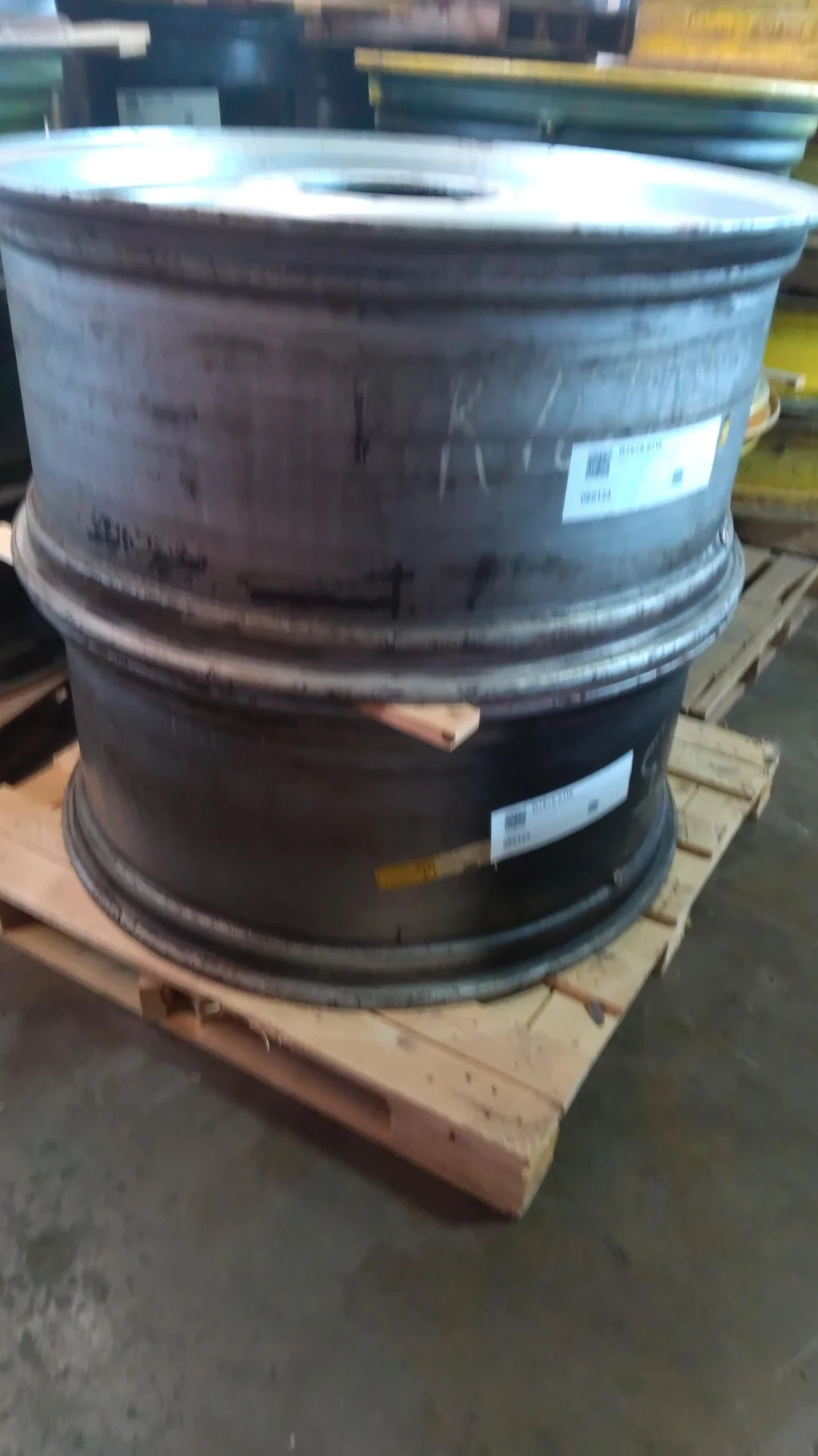 Take-Off 18 X 42 10-13.19-11.07 Dual Silver Wheel image 3