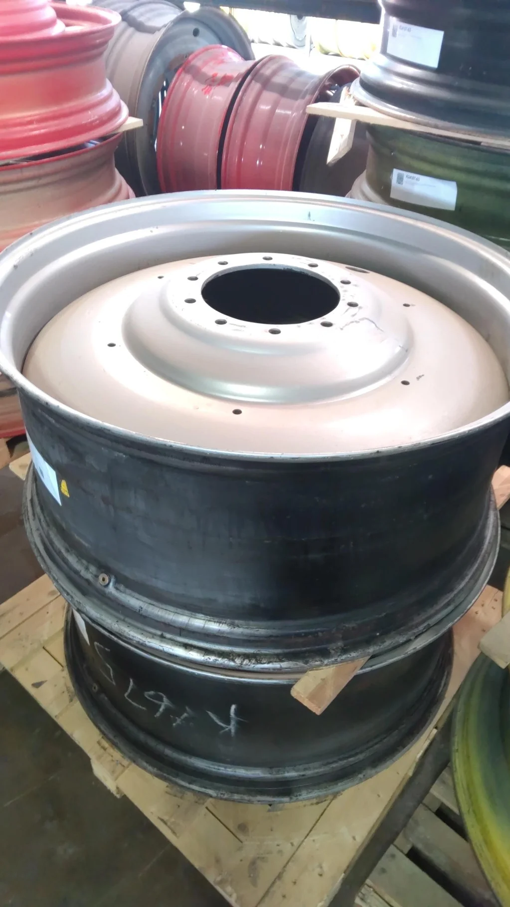 Take-Off 18 X 42 10-13.19-11.07 Dual Silver Wheel image 4