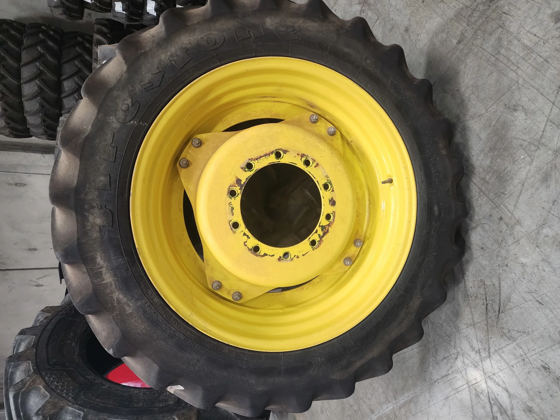 Used 320/85R34 133B Firestone Radial 9000 TL R-1W 2 20-25% on 10 X 34 GKN 10-13.19-11.07 4/2 Rail Ye image 3