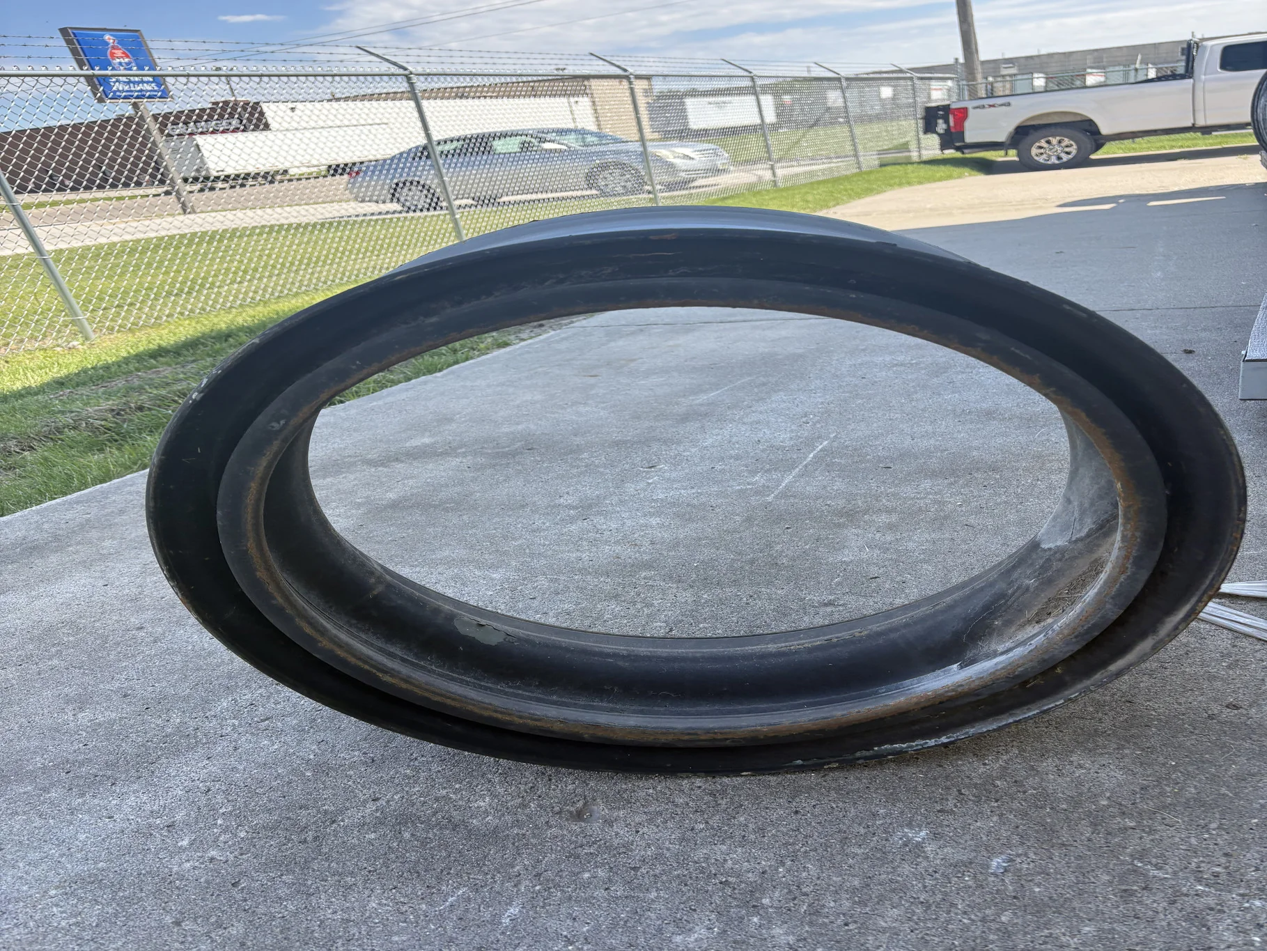 USED 8.25 X 22.5 STEEL DAYTON WHEEL image 4