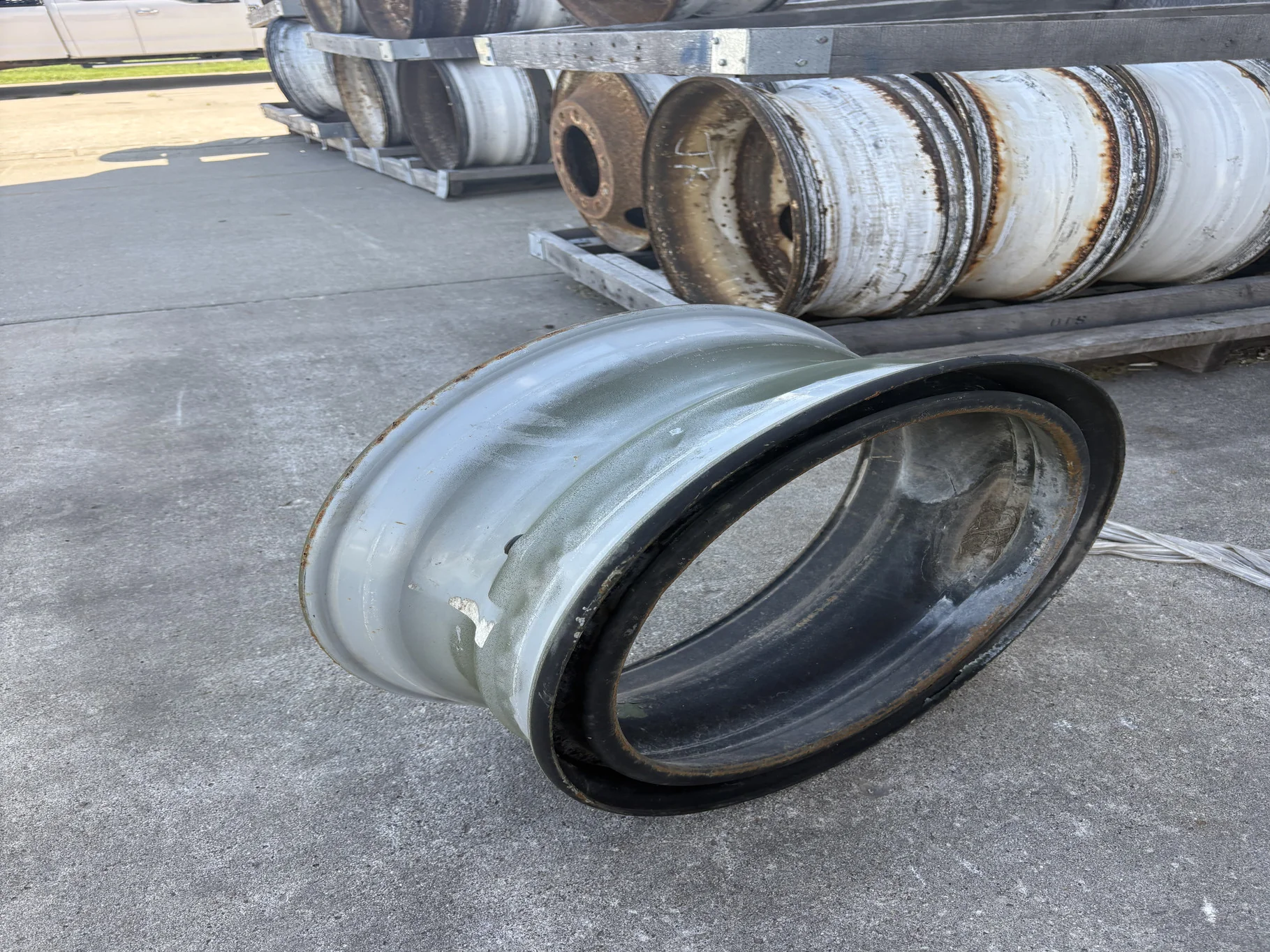 USED 8.25 X 22.5 STEEL DAYTON WHEEL image 5