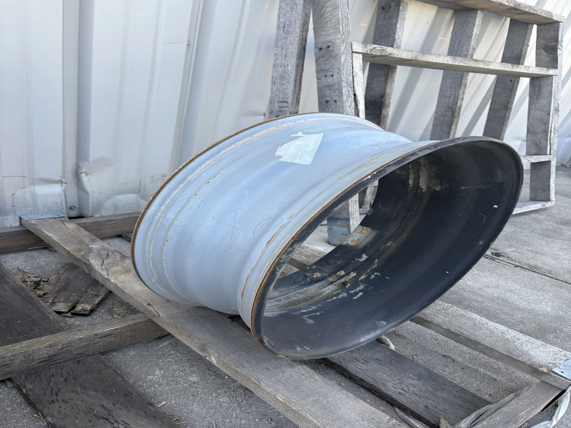 USED 8.25 X 22.5 STEEL DAYTON WHEEL image 6