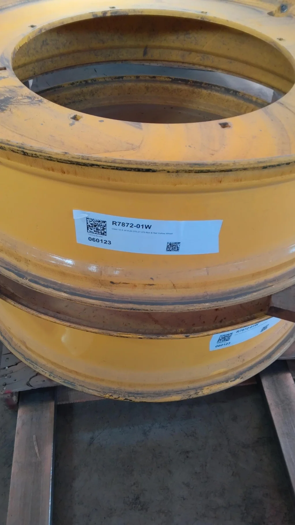 Used 12 X 46 8-29.375-27.375 Rim & Rail Yellow Wheel image 3