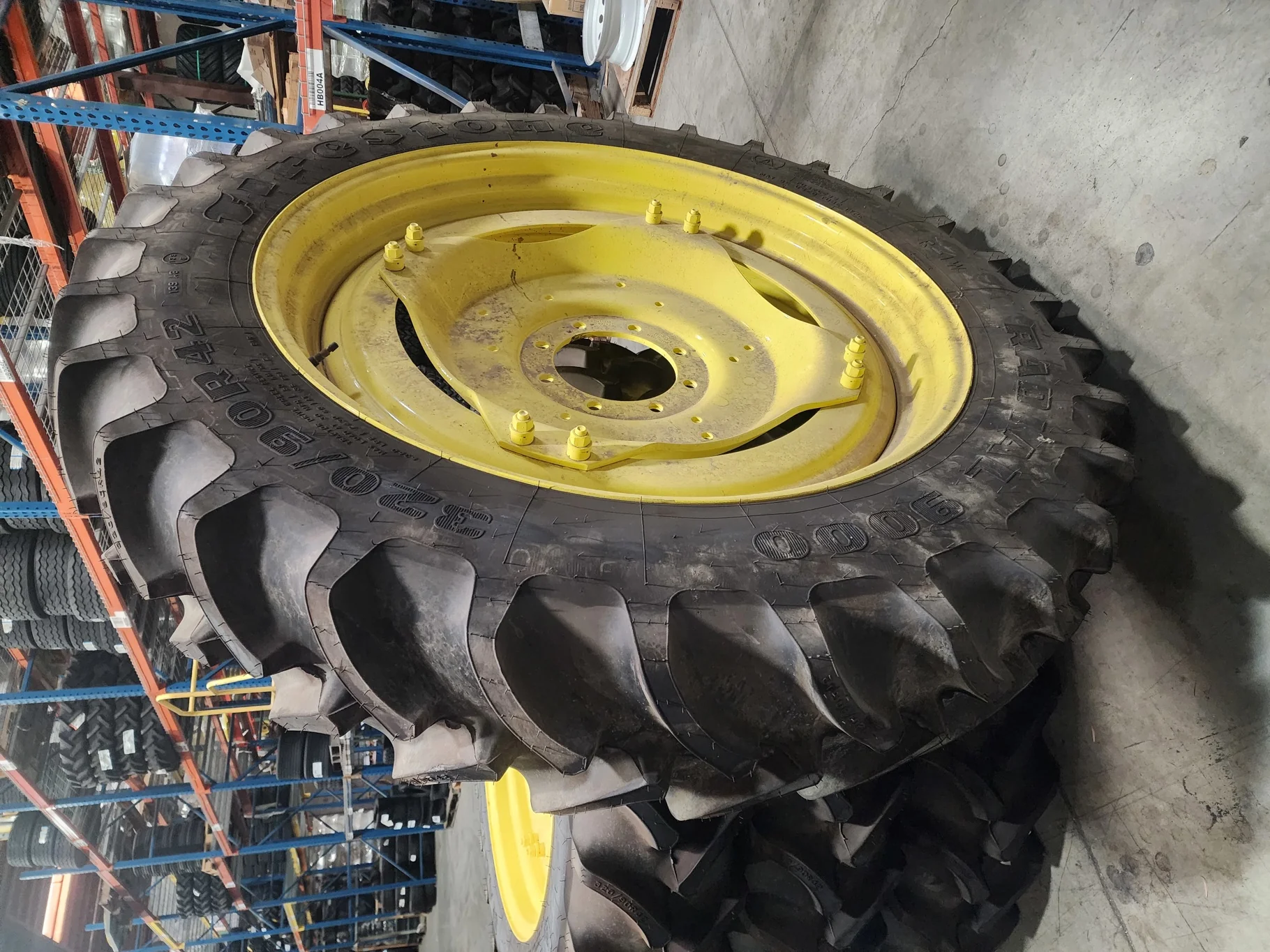 Take-Off 320/90R42 139B Firestone Radial 9000 TL R-1W 95-100% on 10 X 42 GKN 8-10.82-8.78 4/2 Rail Y image 2