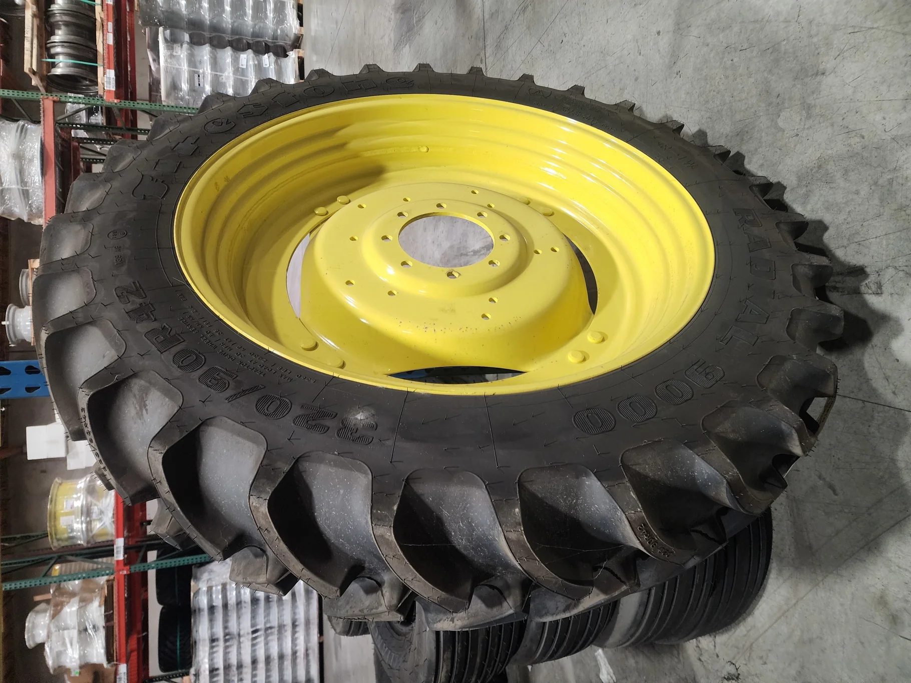 Take-Off 320/90R42 139B Firestone Radial 9000 TL R-1W 95-100% on 10 X 42 GKN 8-10.82-8.78 4/2 Rail Y image 2