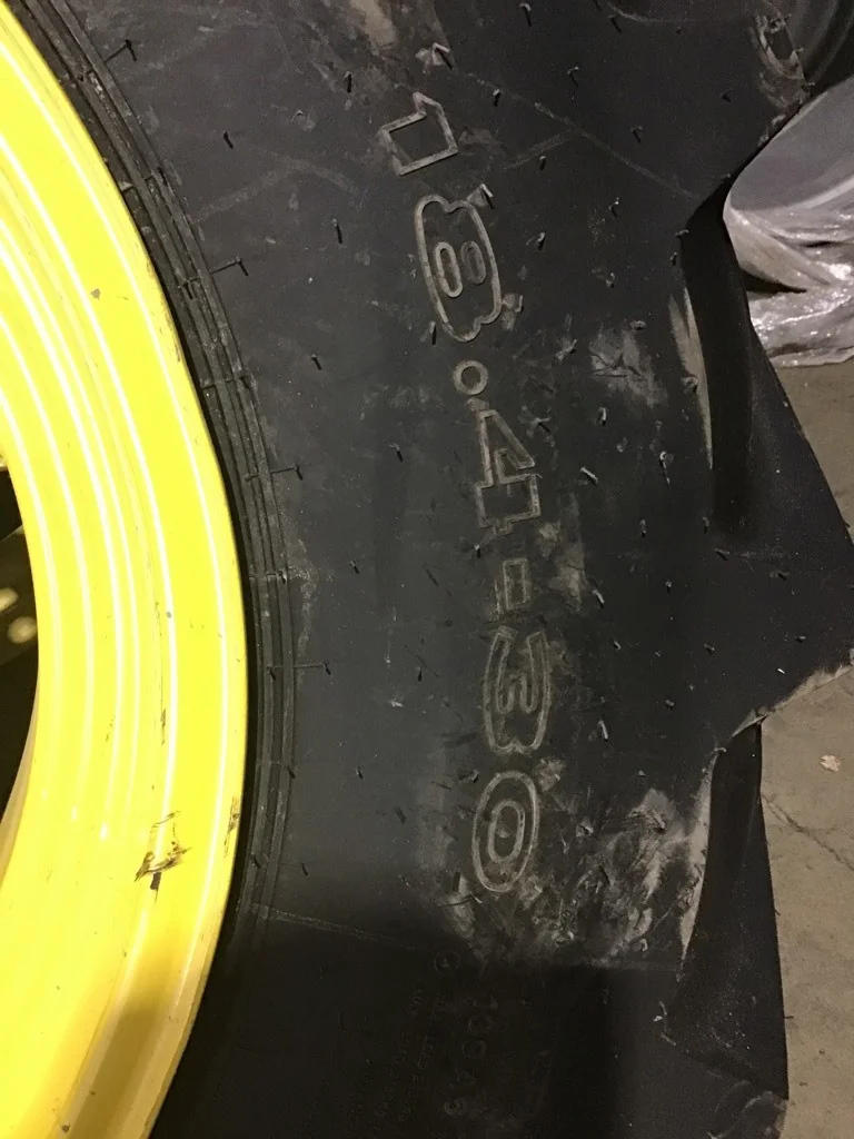 Take-off 18.4-30 135A8 Galaxy Agritrac II TL R-1 95-100% on 15 X 30 GKN 8-8-6 4/2 Clamp Yellow Wheel image 2
