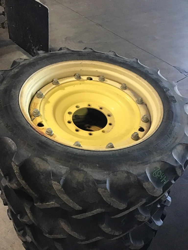 Used 380/80R38 142A8 Goodyear Super Traction Radial DT800 TL R-1W 60-65% on 12 X 38 10-13.19-11.07 R image 3