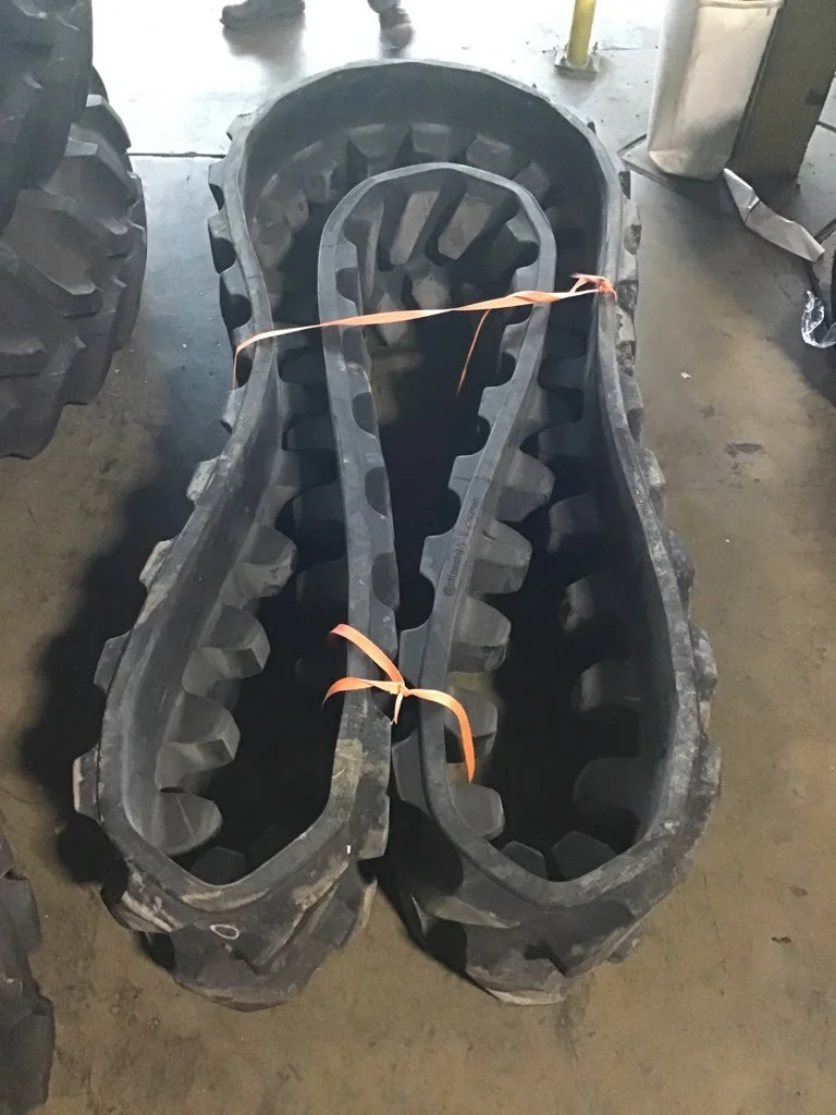 Used 18" Continental JD RT HP Extreme 66/32nds Tread Depth image 2