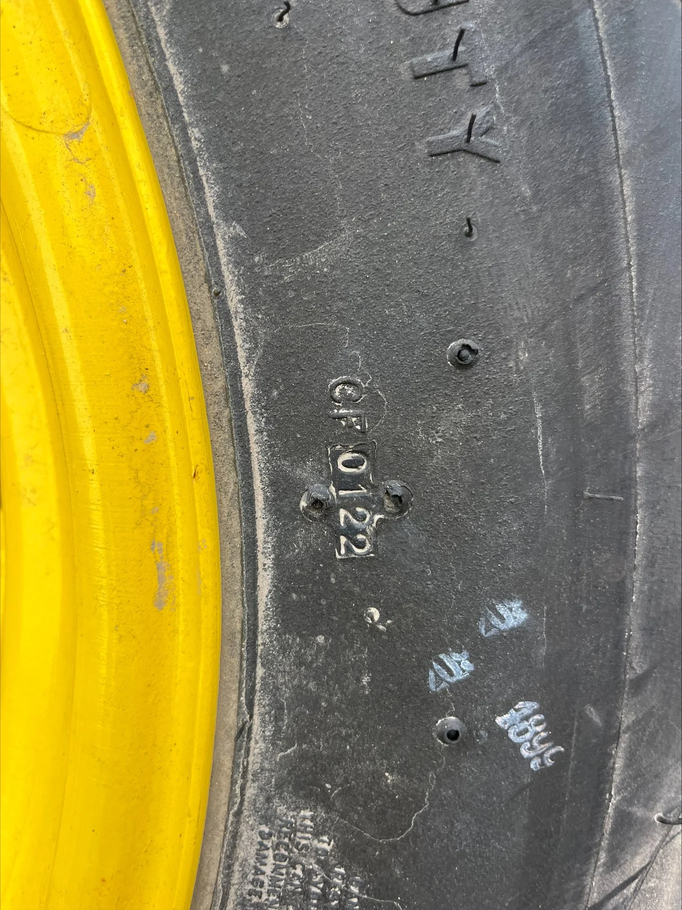 Take-Off 16.9-24/8 Goodyear Industrial Tractor Lug TL R-4 95-100% on 15 X 24 GKN 8-8-6 4/2 Square