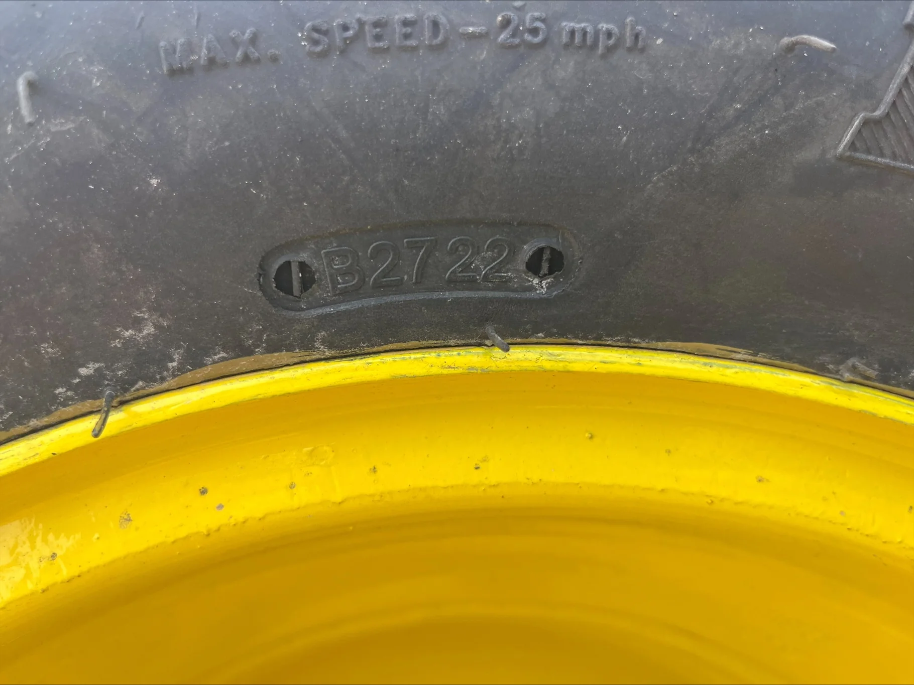 Take-Off 11L-15SL/10 BKT Industrial Rib TL F-3 95-100% on 8 X 15 GKN 6-6-4.62 Implement Yellow Wheel image 2