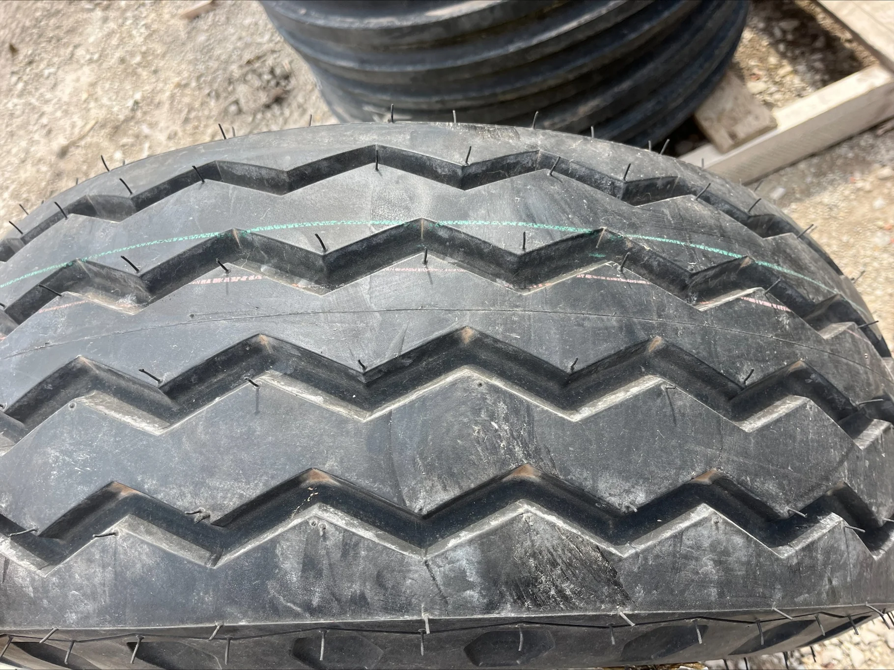Take-Off 11L-15SL/10 BKT Industrial Rib TL F-3 95-100% on 8 X 15 GKN 6-6-4.62 Implement Yellow Wheel image 3