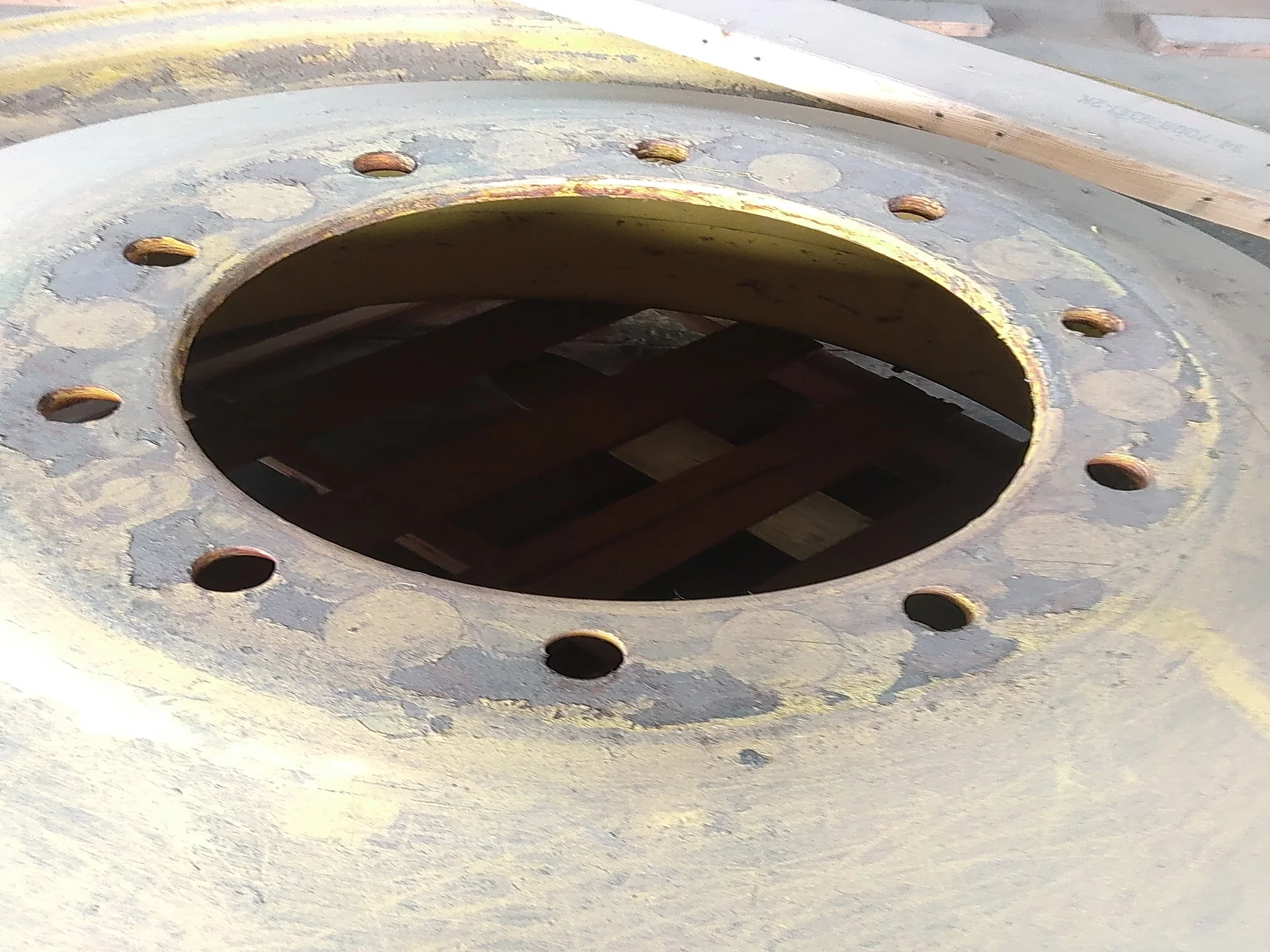 USED 18 X 42 10-13.18-11.07-14.4 (INSIDE) DOLLY DUAL YELLOW WHEEL image 2