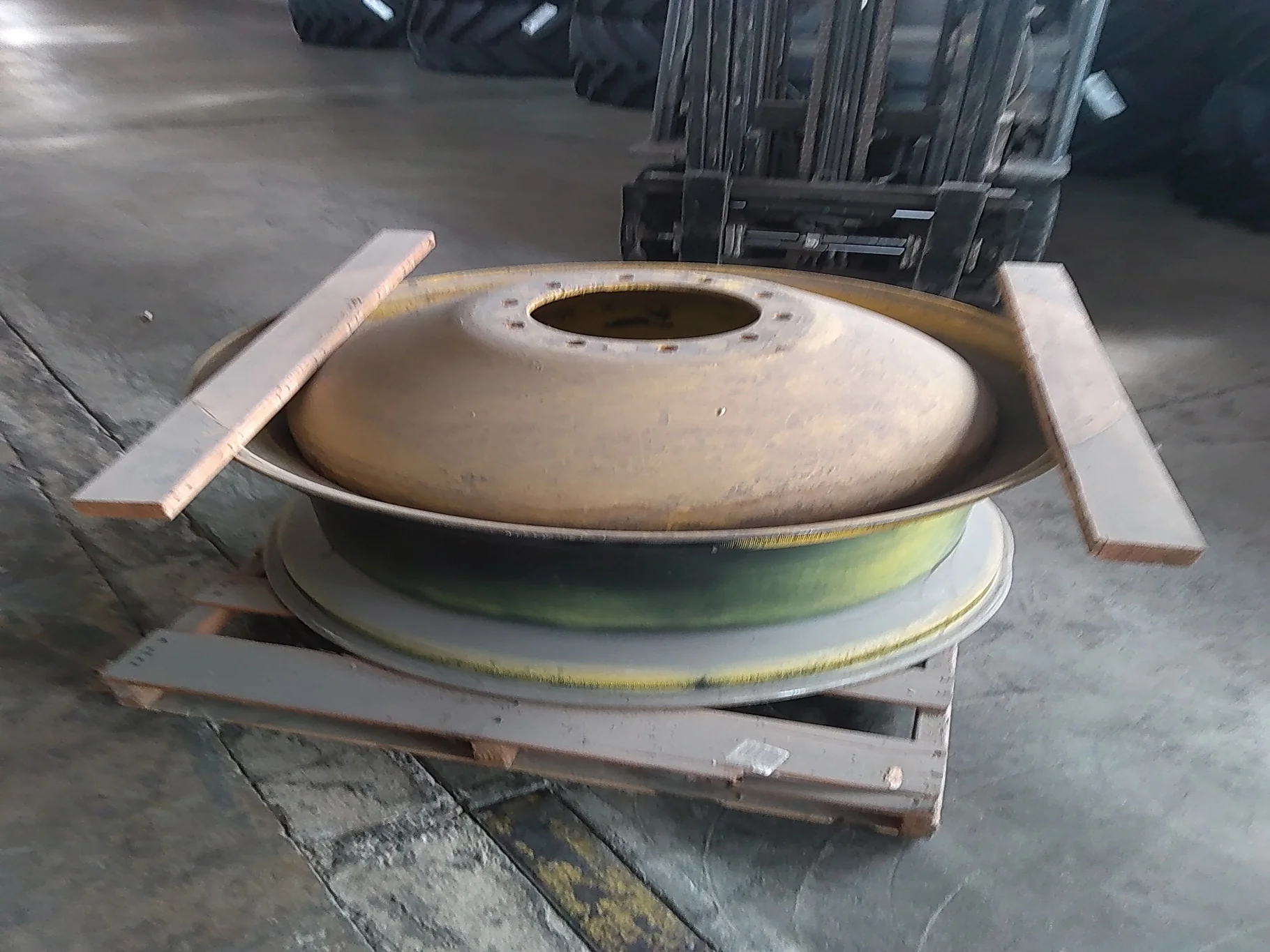USED 18 X 42 10-13.18-11.07-14.4 (INSIDE) DOLLY DUAL YELLOW WHEEL image 7